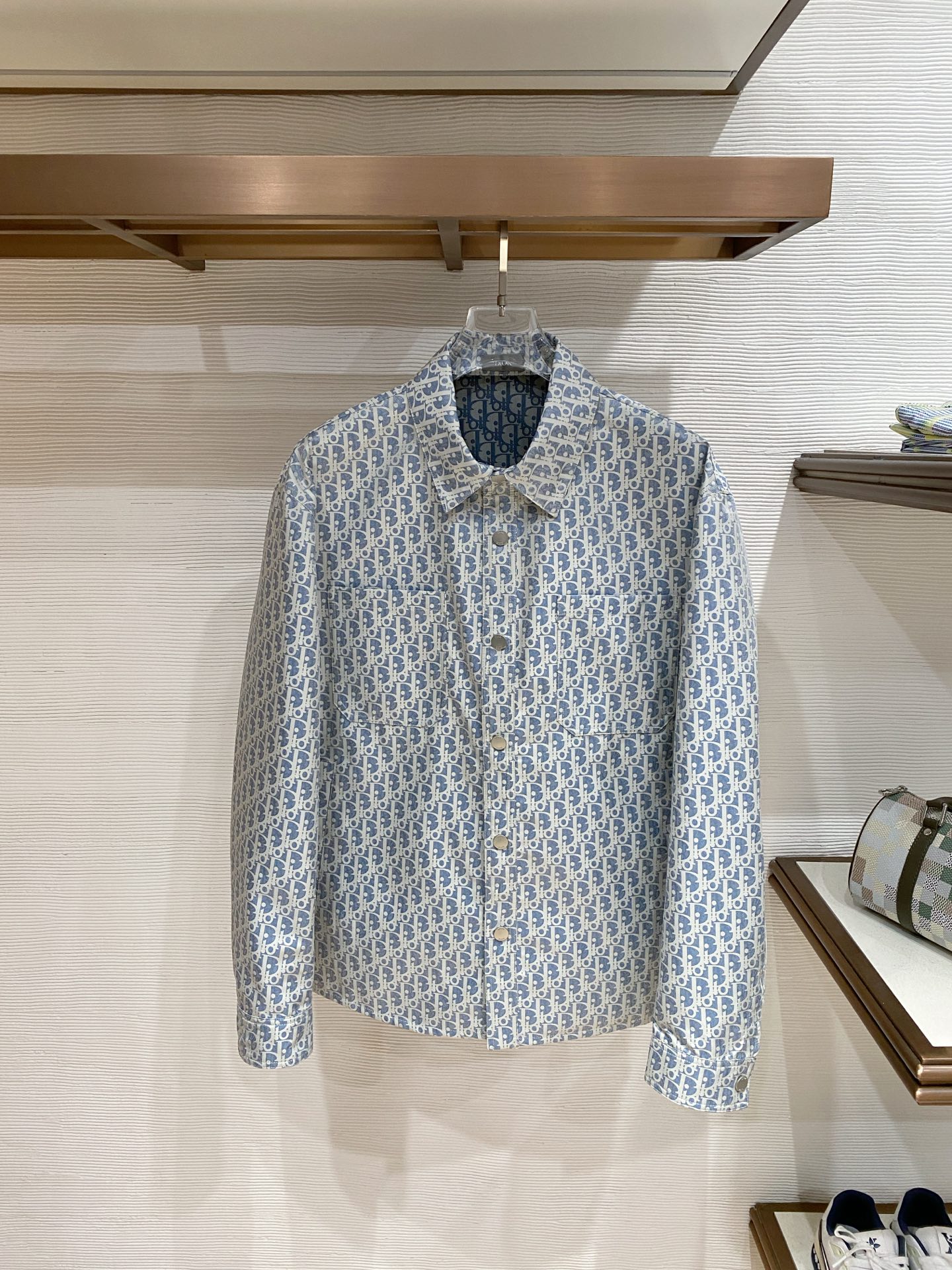 NO:758112,Dior Dior 2026ss spring new lapel jacket full high-end version!  Haute couture counter fabric accessories, high breathability and comfort, impeccable details, exquisite workmanship and complex craftsmanship, casual tailoring, awesome upper body shape, color blue, code size 48-56,, dior, dior, jackets & coats, jackets & coats,19860909Dior 迪奥 2026ss春季新款翻领夹克外套 全高端版本！高定专柜面料辅料,透气舒适度高,细节无可挑剔,做工考究工艺复杂,呈现休闲裁剪,上身版型超赞 颜色蓝色 码数48-56,,dior,dior,jackets & coats,jackets & coats,,Men's clothing