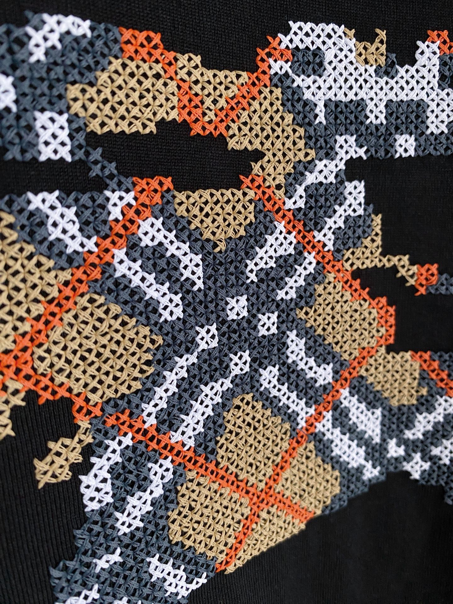 。巴宝莉🌟精品系列🌟2026春夏新款首发专柜最新款短袖圆领T恤 高端订制 设计前卫时尚！品牌logo重工