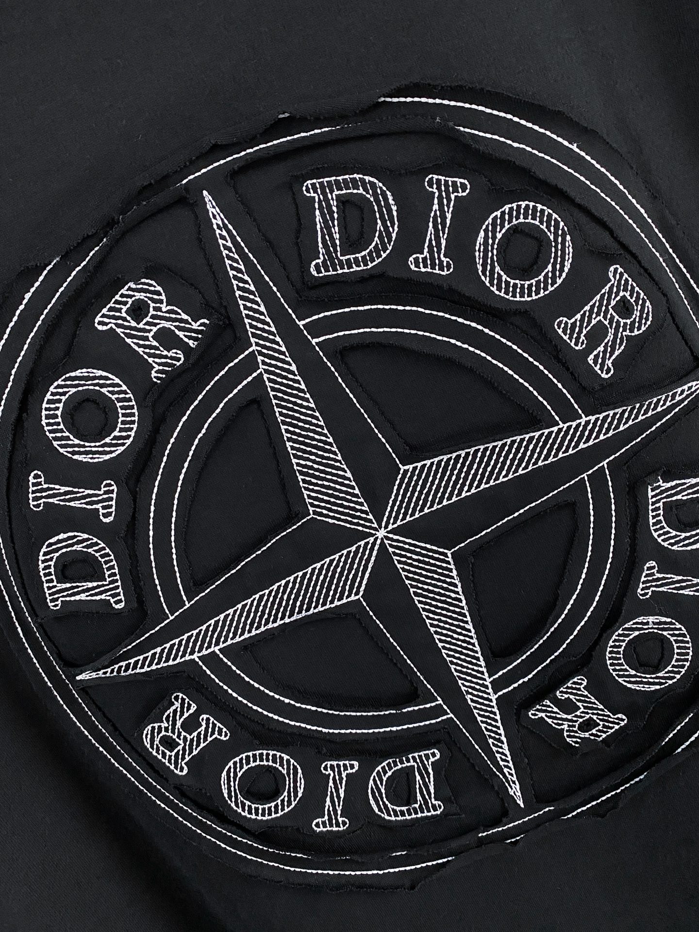 。diro石头岛🌟精品系列🌟2026春夏新款首发专柜最新款短袖圆领T恤 高端订制 设计前卫时尚！品牌lo