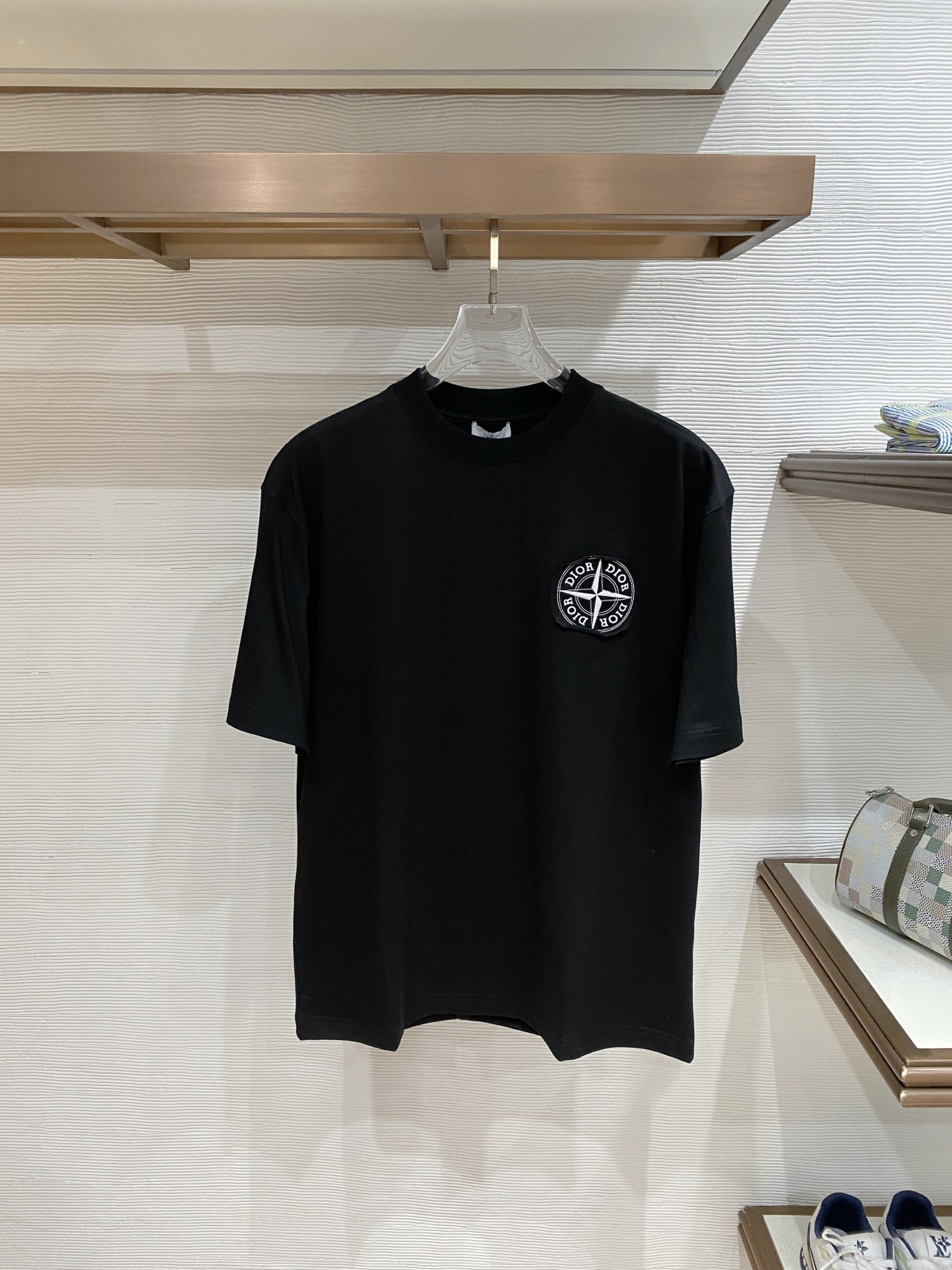 。diro石头岛🌟精品系列🌟2026春夏新款首发专柜最新款短袖圆领T恤 高端订制 设计前卫时尚！品牌lo