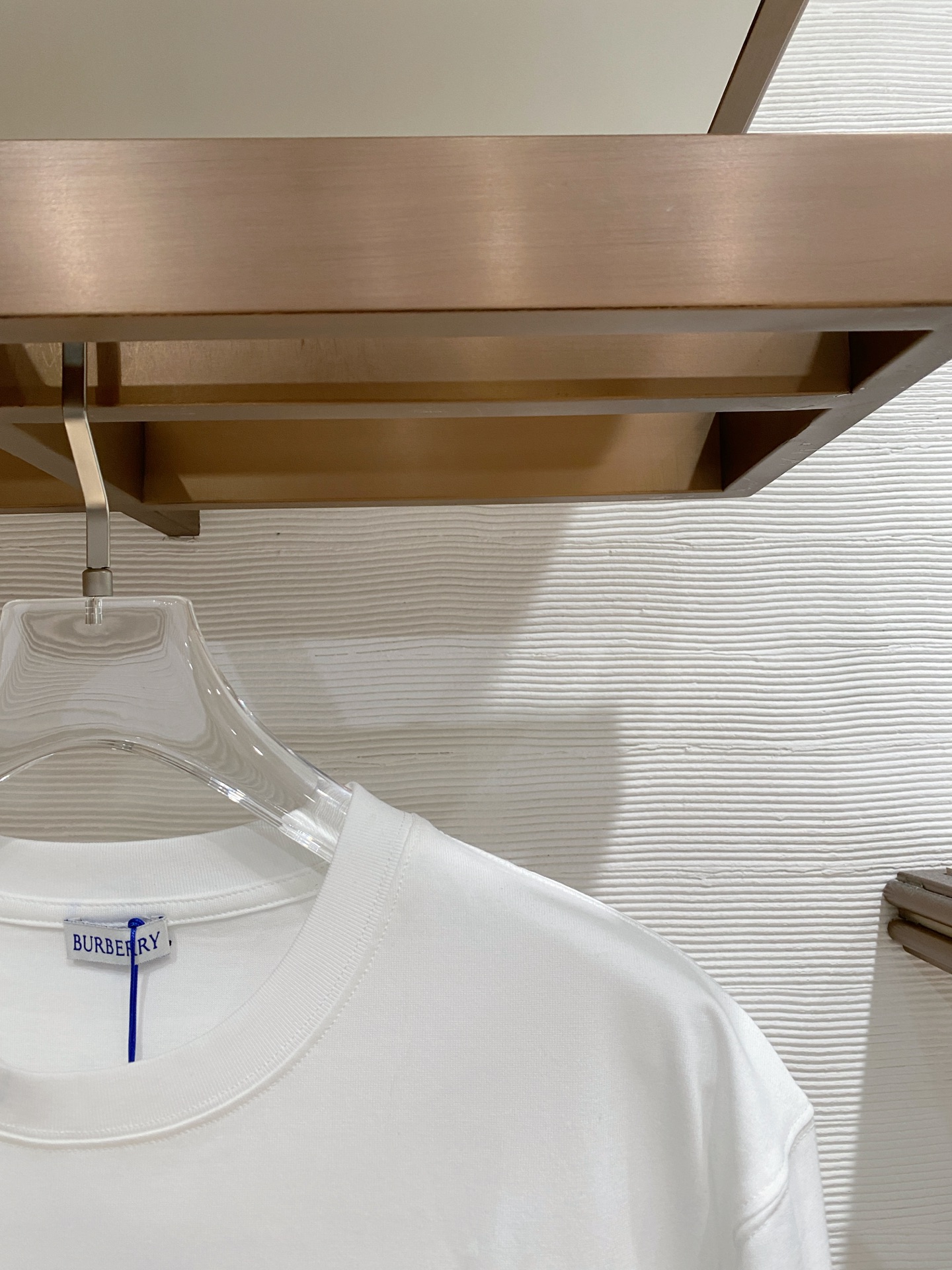 。巴宝莉🌟精品系列🌟2026春夏新款首发专柜最新款短袖圆领T恤 高端订制 设计前卫时尚！品牌logo重工