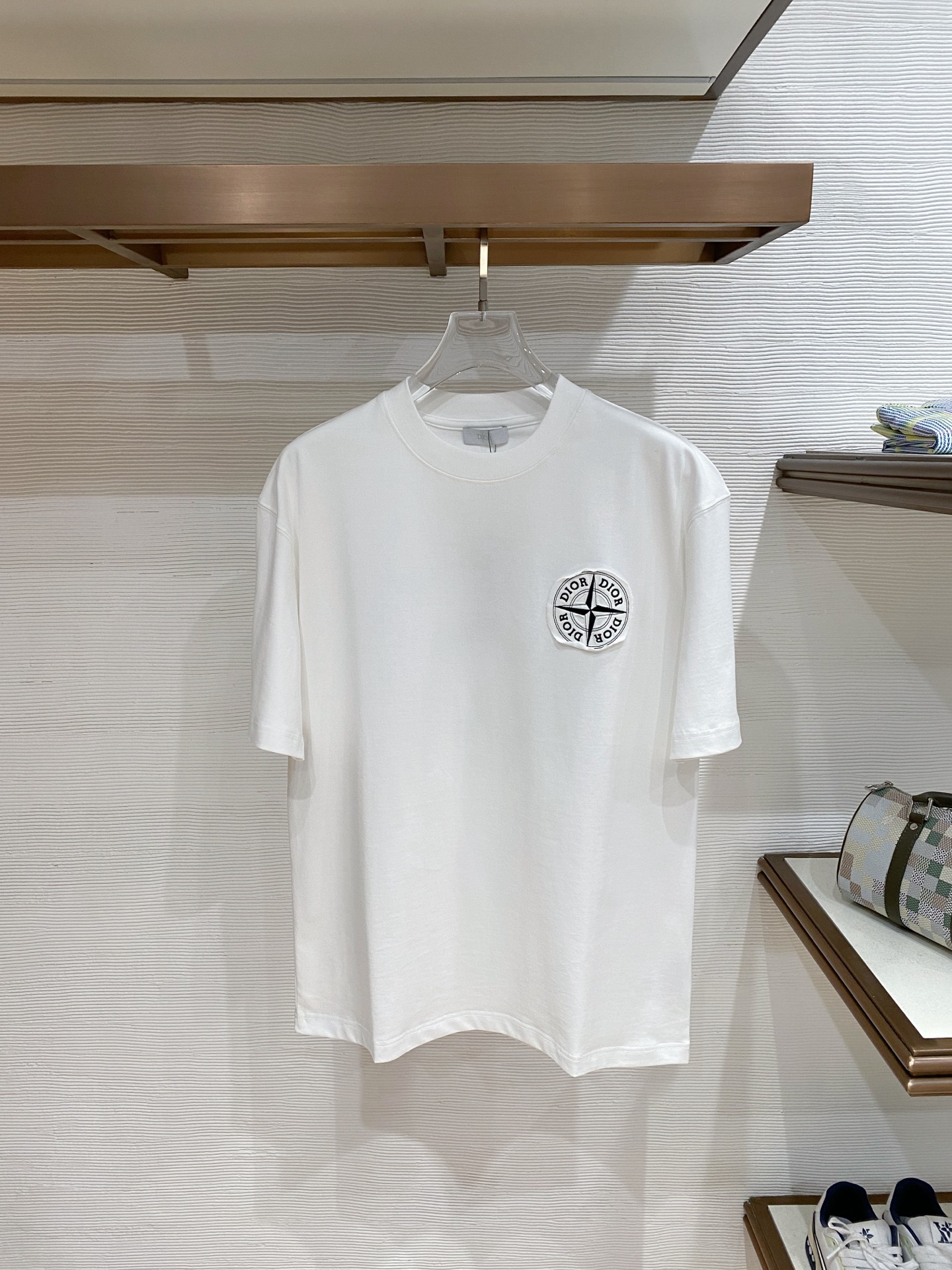 。diro石头岛🌟精品系列🌟2026春夏新款首发专柜最新款短袖圆领T恤 高端订制 设计前卫时尚！品牌lo