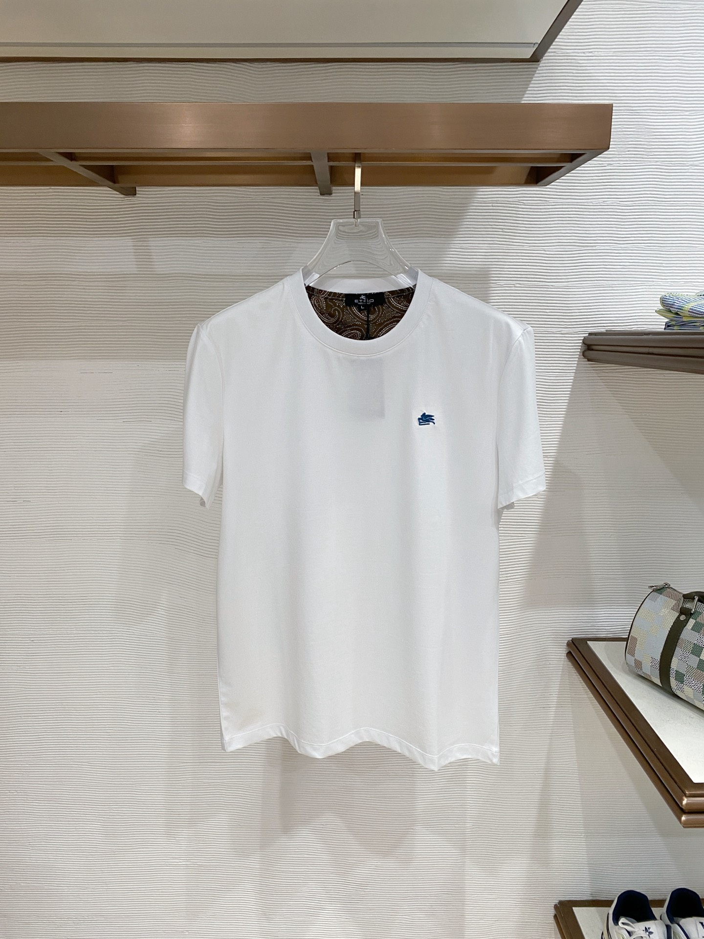 。ETRO艾焯老钱风品牌🌟丝光面料🌟2026春夏新款首发专柜最新款短袖圆领T恤 高端订制 设计前卫时尚！