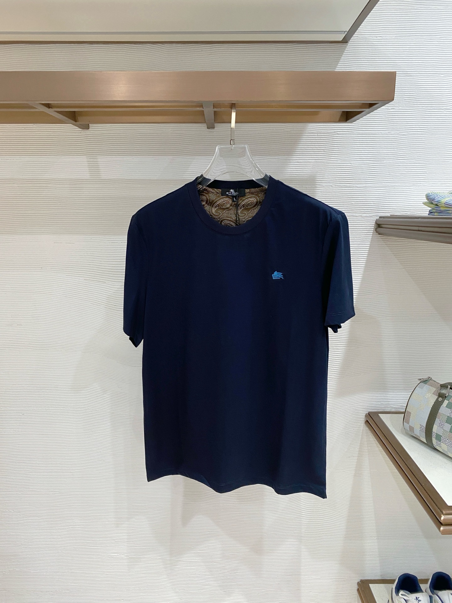 。ETRO艾焯老钱风品牌🌟丝光面料🌟2026春夏新款首发专柜最新款短袖圆领T恤 高端订制 设计前卫时尚！