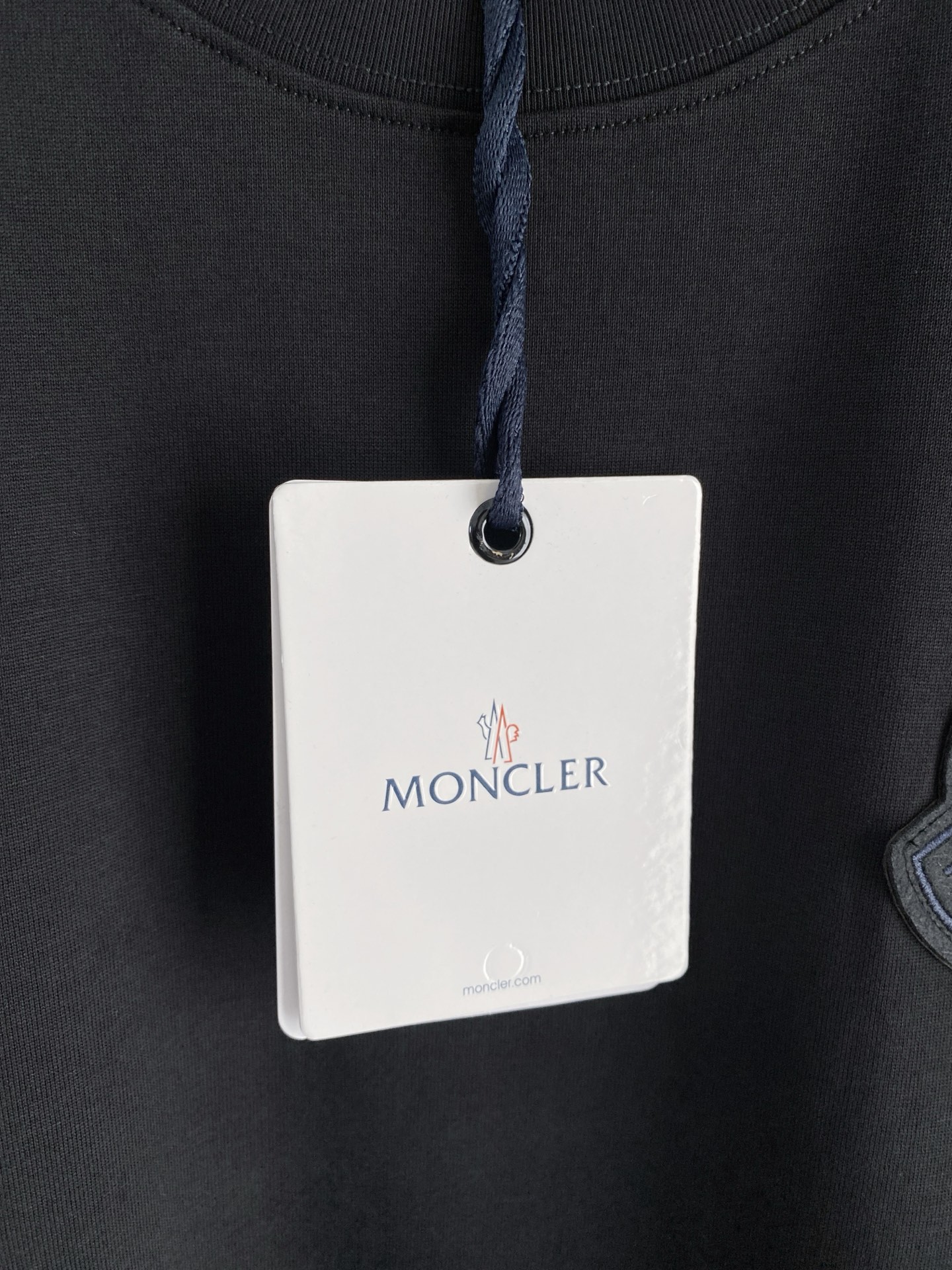 。蒙口🌟精品系列🌟2026春夏新款首发专柜最新款短袖圆领T恤 高端订制 设计前卫时尚！品牌logo重工艺