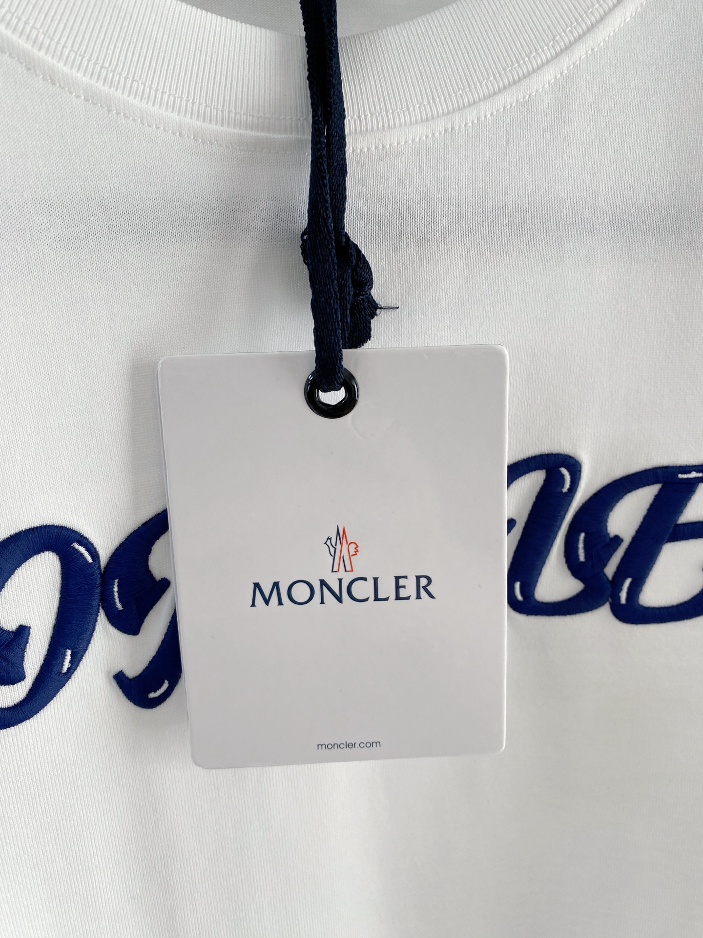 。蒙口🌟精品系列🌟2026春夏新款首发专柜最新款短袖圆领T恤 高端订制 设计前卫时尚！品牌logo重工艺