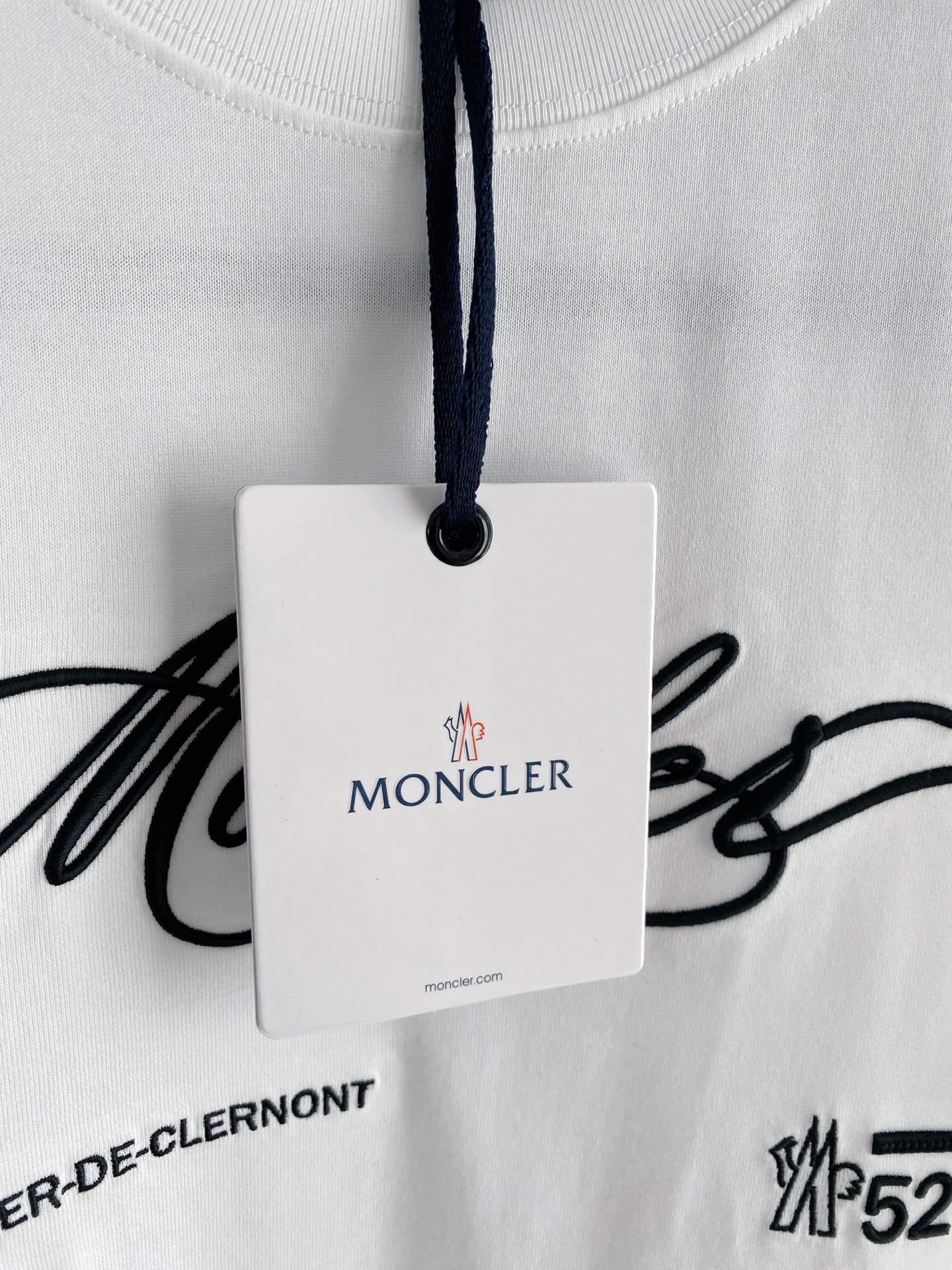 。蒙口🌟精品系列🌟2026春夏新款首发专柜最新款短袖圆领T恤 高端订制 设计前卫时尚！品牌logo重工艺