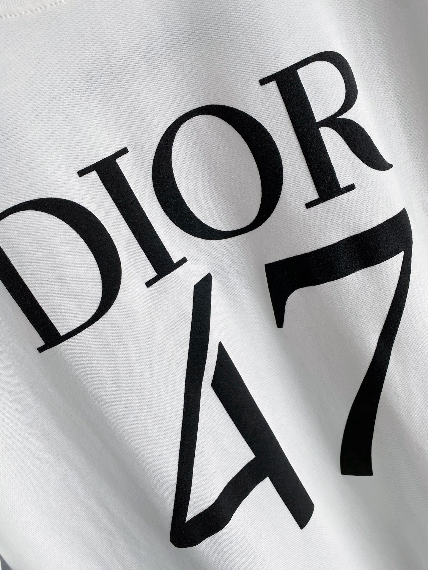 。Diro🌟精品系列🌟2026春夏新款首发专柜最新款短袖圆领T恤 高端订制 设计前卫时尚！品牌logo重