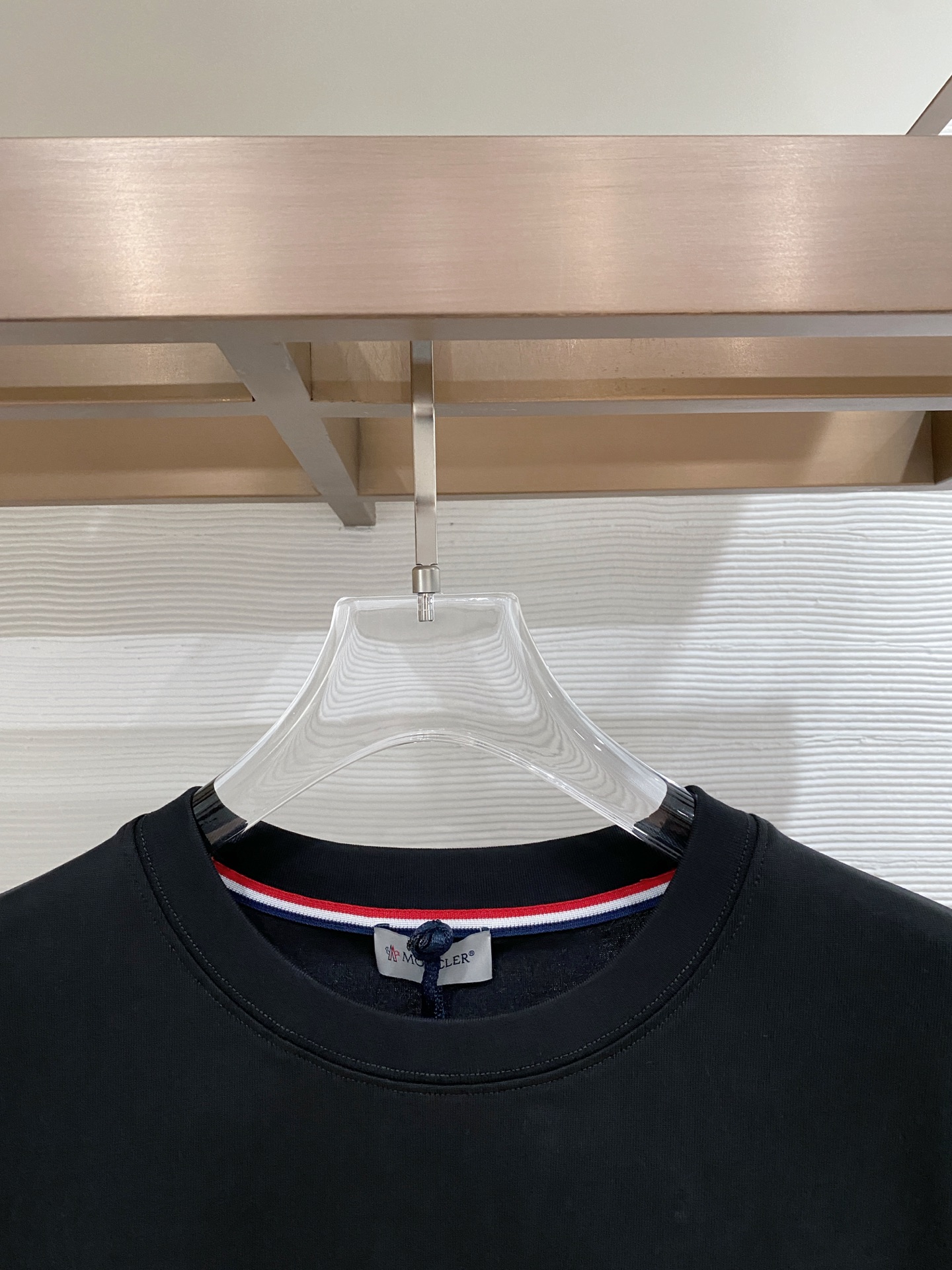 。蒙口🌟精品系列🌟2026春夏新款首发专柜最新款短袖圆领T恤 高端订制 设计前卫时尚！品牌logo重工艺