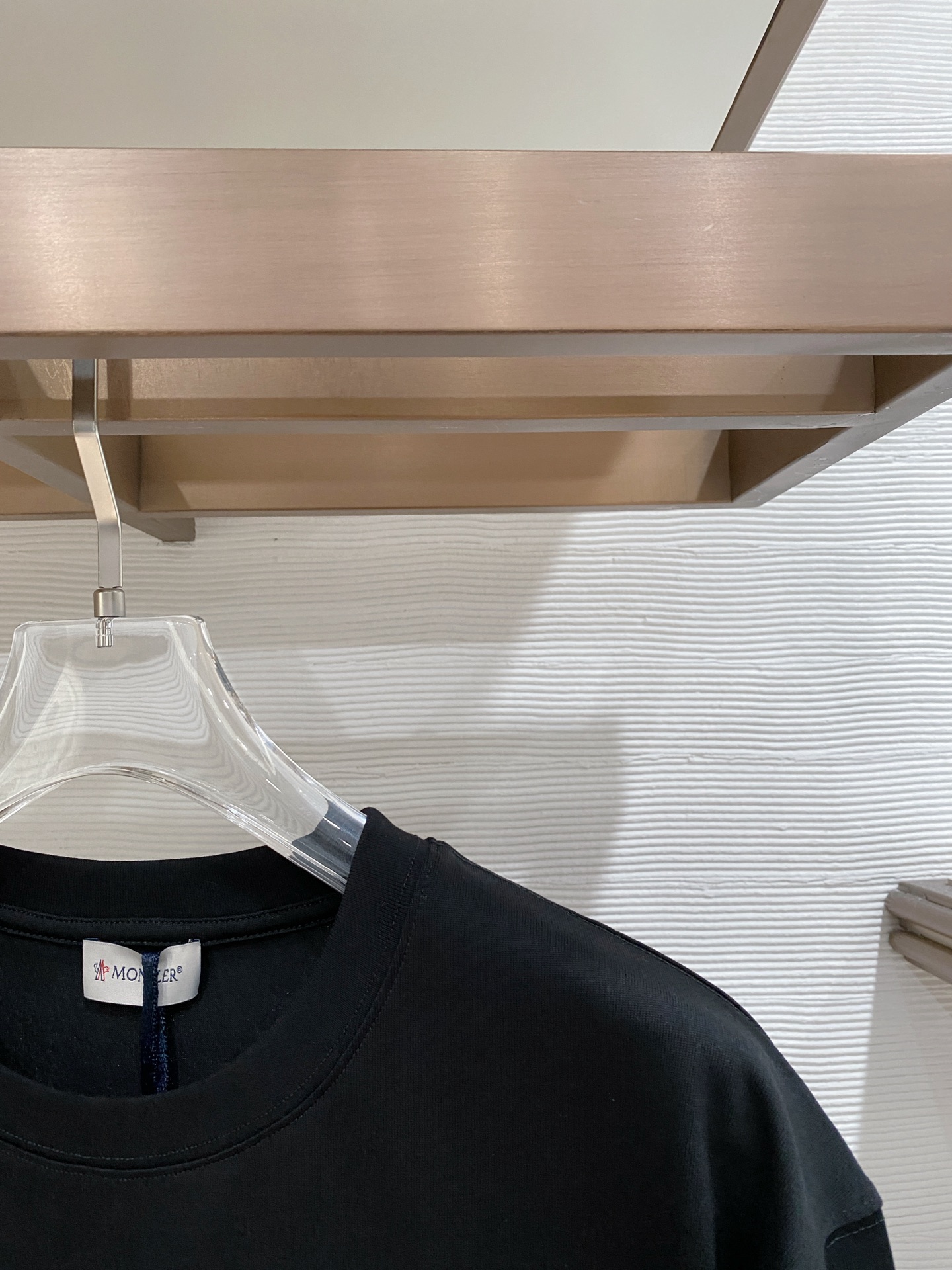 。蒙口🌟精品系列🌟2026春夏新款首发专柜最新款短袖圆领T恤 高端订制 设计前卫时尚！品牌logo重工艺