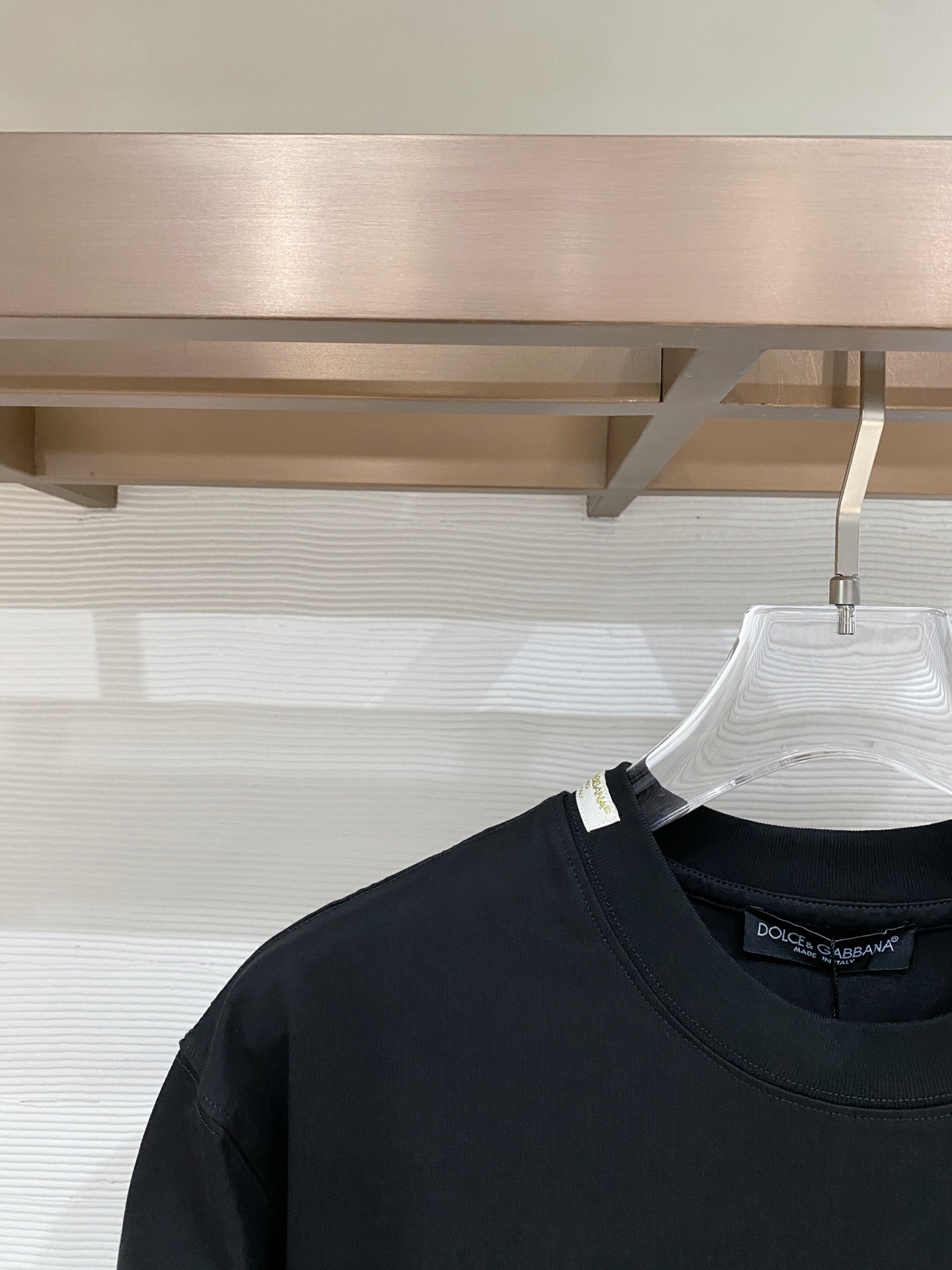 。DG🌟精品系列🌟2026春夏新款首发专柜最新款短袖圆领T恤 高端订制 设计前卫时尚！品牌logo重工艺