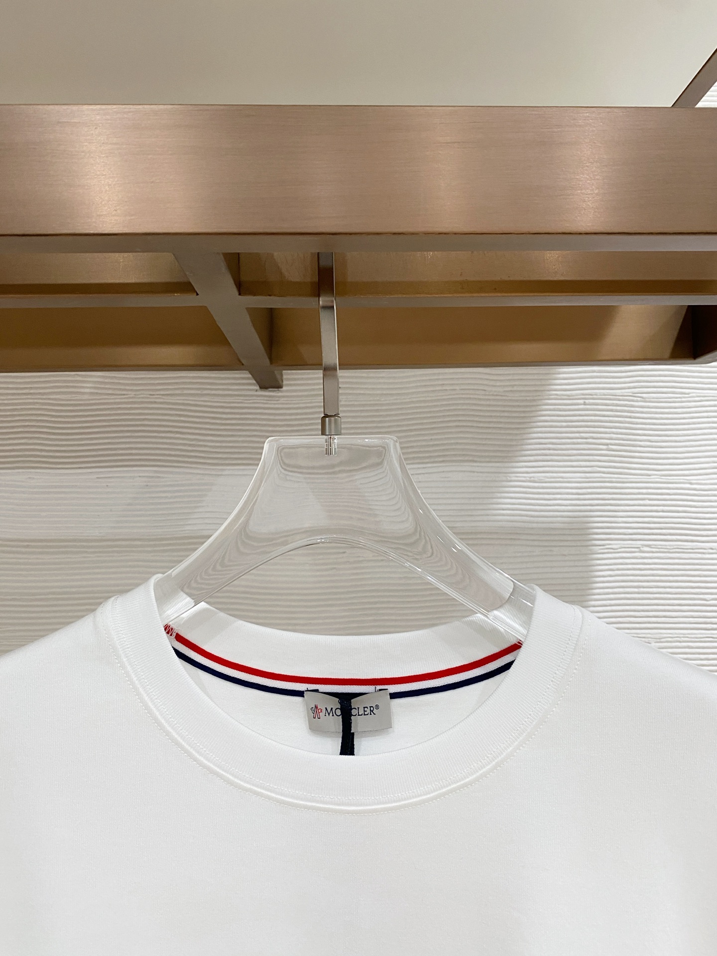 。蒙口🌟精品系列🌟2026春夏新款首发专柜最新款短袖圆领T恤 高端订制 设计前卫时尚！品牌logo重工艺