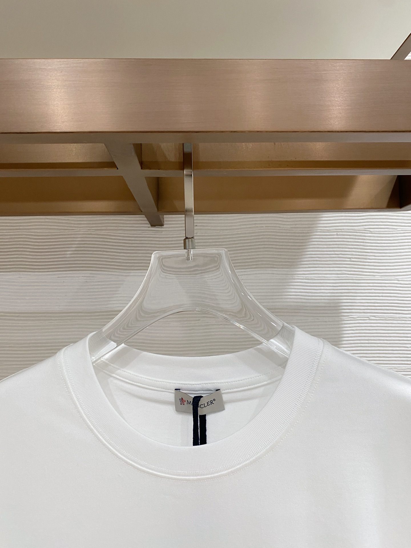 。蒙口🌟精品系列🌟2026春夏新款首发专柜最新款短袖圆领T恤 高端订制 设计前卫时尚！品牌logo重工艺