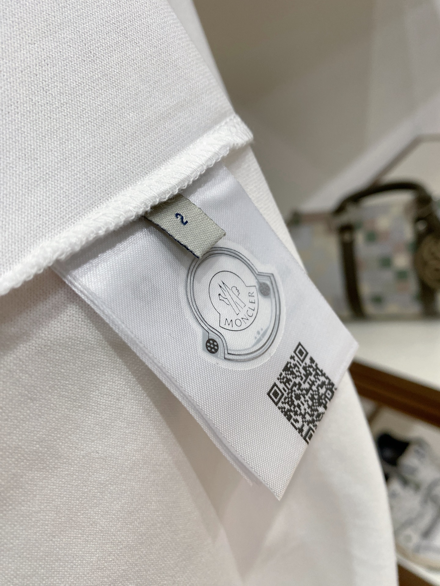 。蒙口🌟精品系列🌟2026春夏新款首发专柜最新款短袖圆领T恤 高端订制 设计前卫时尚！品牌logo重工艺