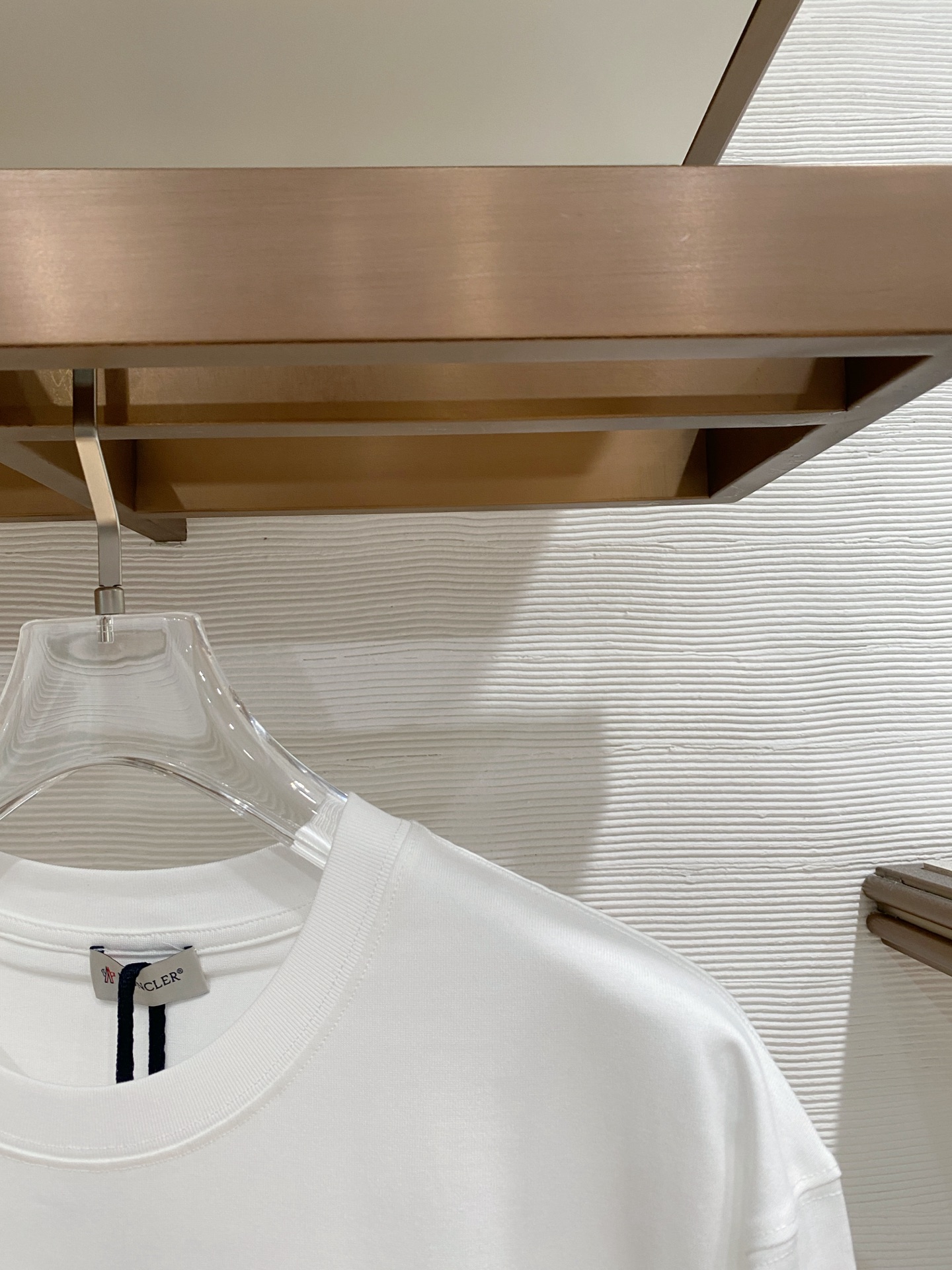 。蒙口🌟精品系列🌟2026春夏新款首发专柜最新款短袖圆领T恤 高端订制 设计前卫时尚！品牌logo重工艺