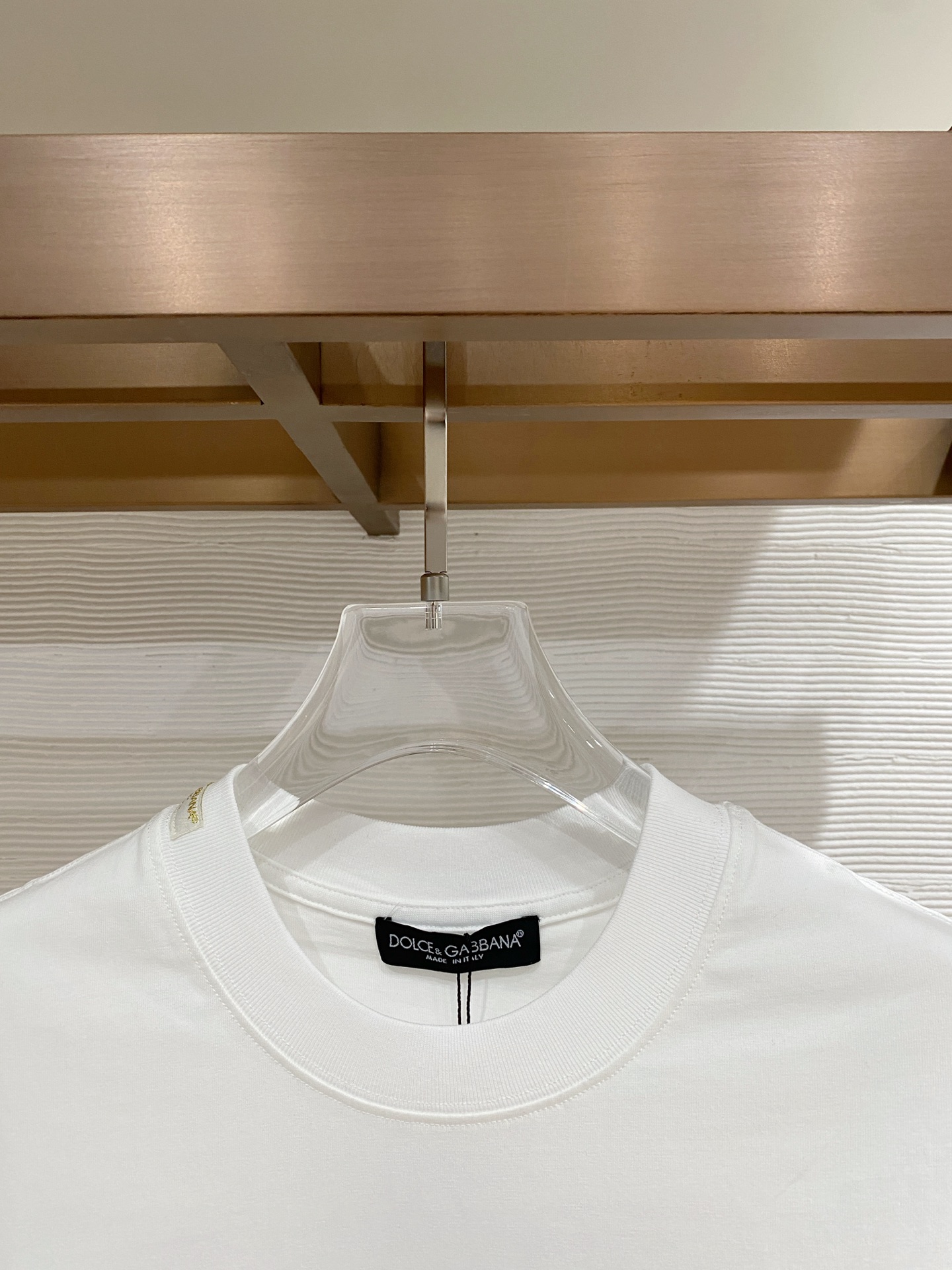 。DG🌟精品系列🌟2026春夏新款首发专柜最新款短袖圆领T恤 高端订制 设计前卫时尚！品牌logo重工艺