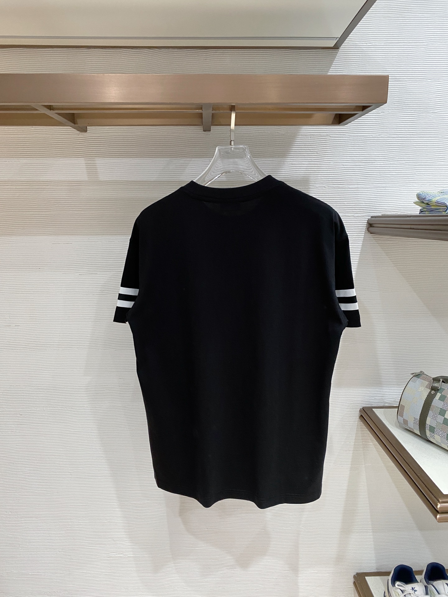 。迪奥*精品系列🌟2026春夏新款首发专柜最新款短袖圆领T恤 高端订制 设计前卫时尚！品牌logo重工艺