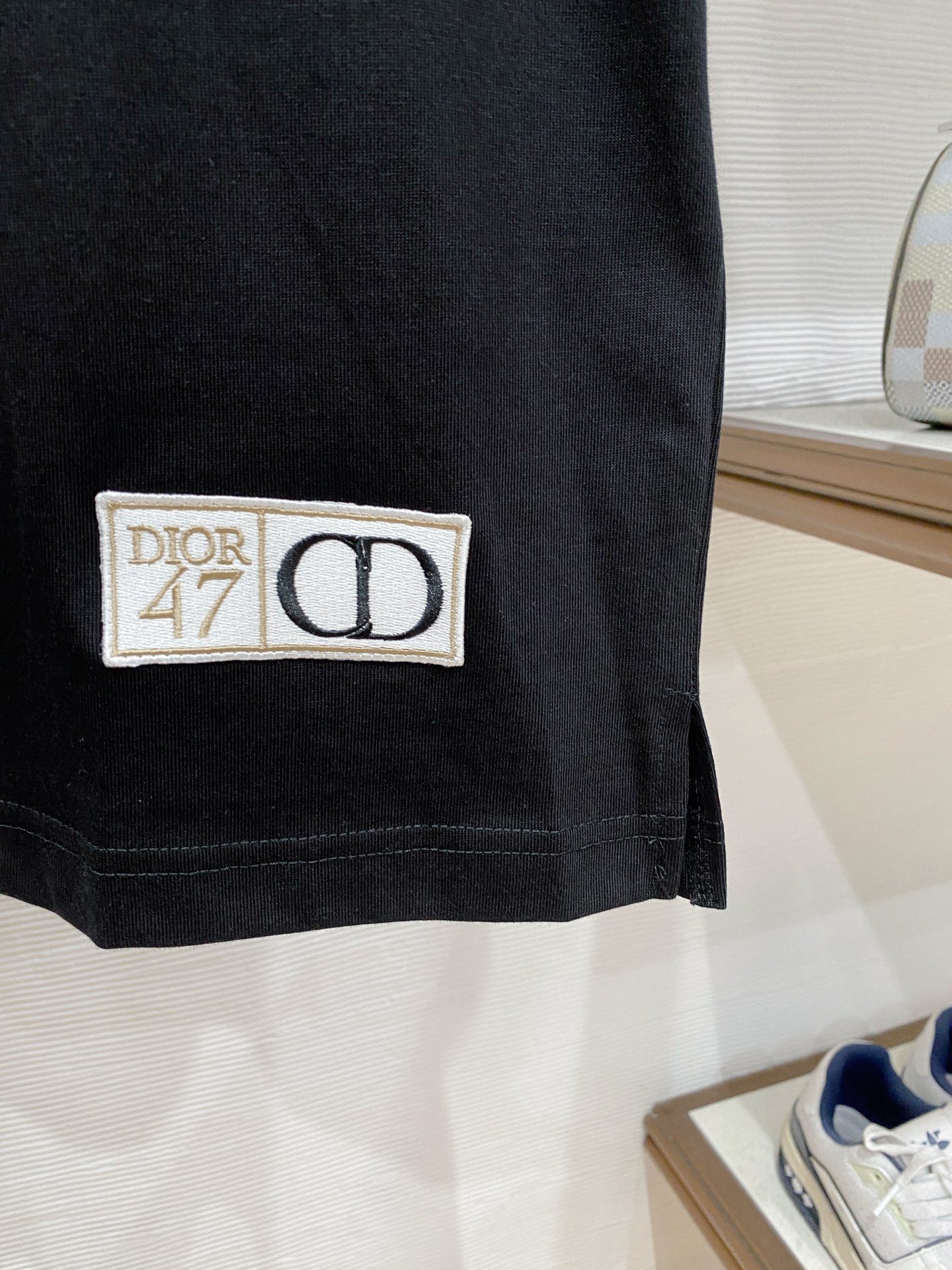 。迪奥*精品系列🌟2026春夏新款首发专柜最新款短袖圆领T恤 高端订制 设计前卫时尚！品牌logo重工艺