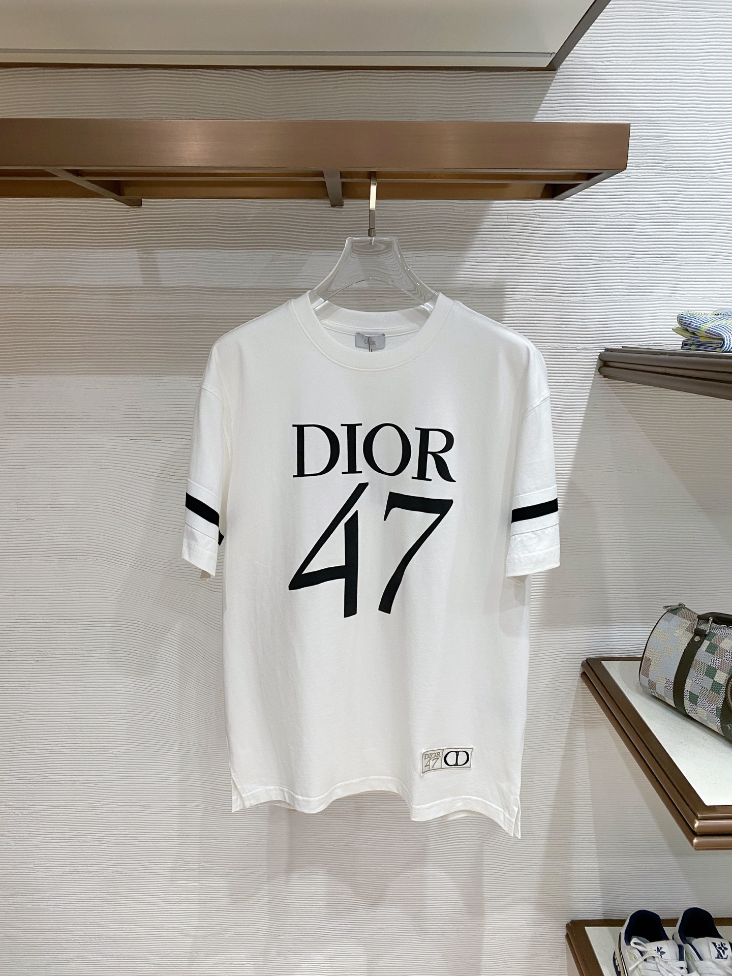 。Diro🌟精品系列🌟2026春夏新款首发专柜最新款短袖圆领T恤 高端订制 设计前卫时尚！品牌logo重