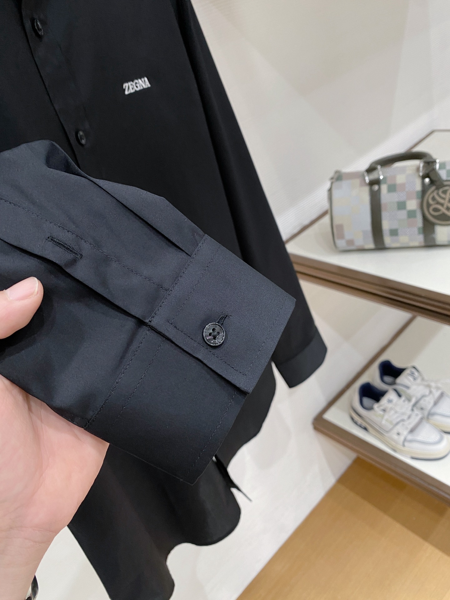 杰尼亚天丝➕长绒棉，业内翘楚，棉质的柔软亲肤、天丝的细滑温润丸美融合与平衡！精致高级又舒适，优质的面料与