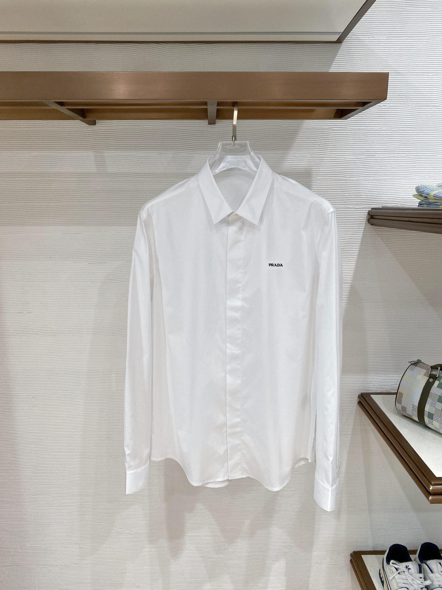 普拉达天丝➕长绒棉，业内翘楚，棉质的柔软亲肤、天丝的细滑温润丸美融合与平衡！精致高级又舒适，优质的面料与