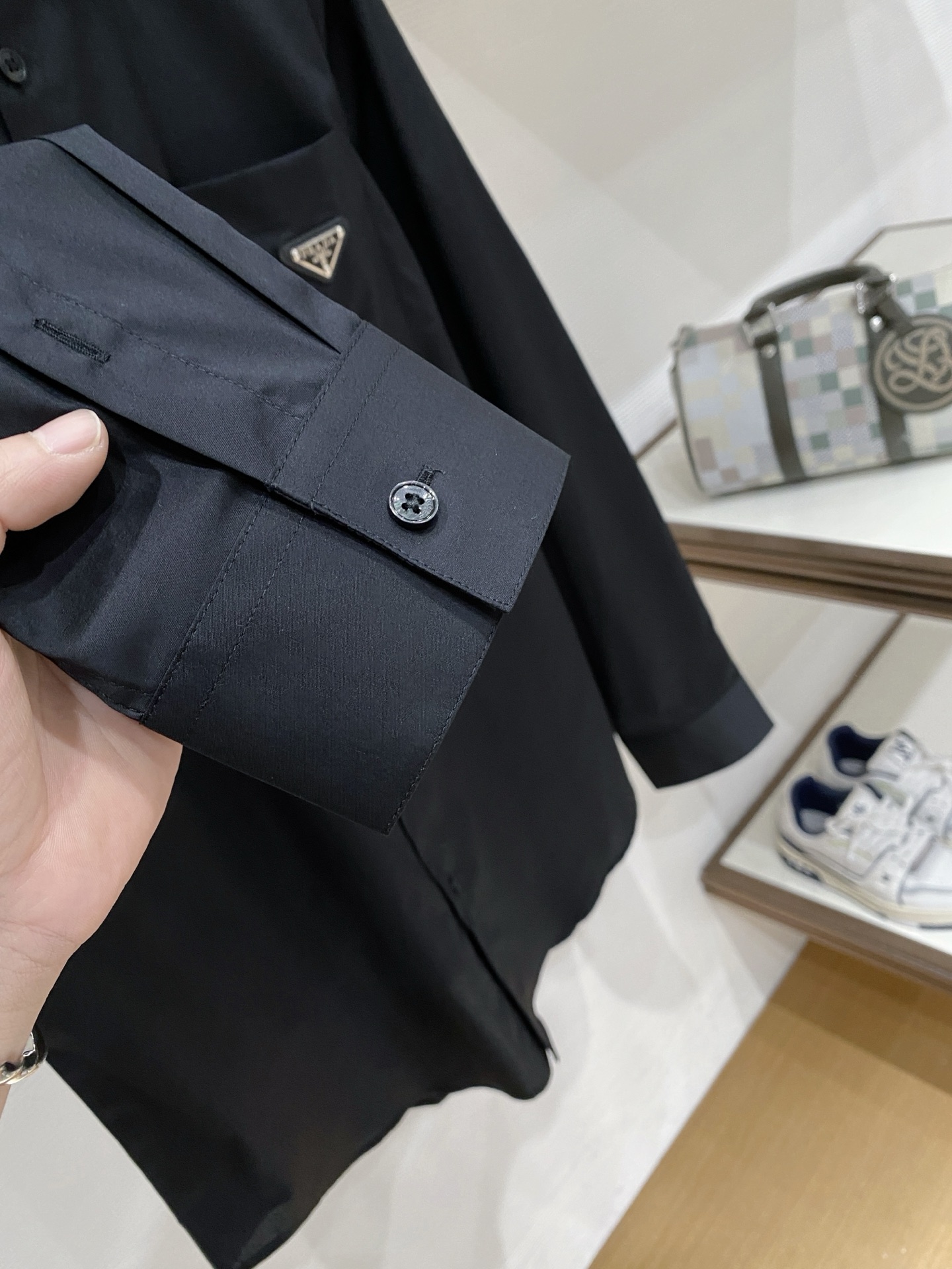 普拉达天丝➕长绒棉，业内翘楚，棉质的柔软亲肤、天丝的细滑温润丸美融合与平衡！精致高级又舒适，优质的面料与