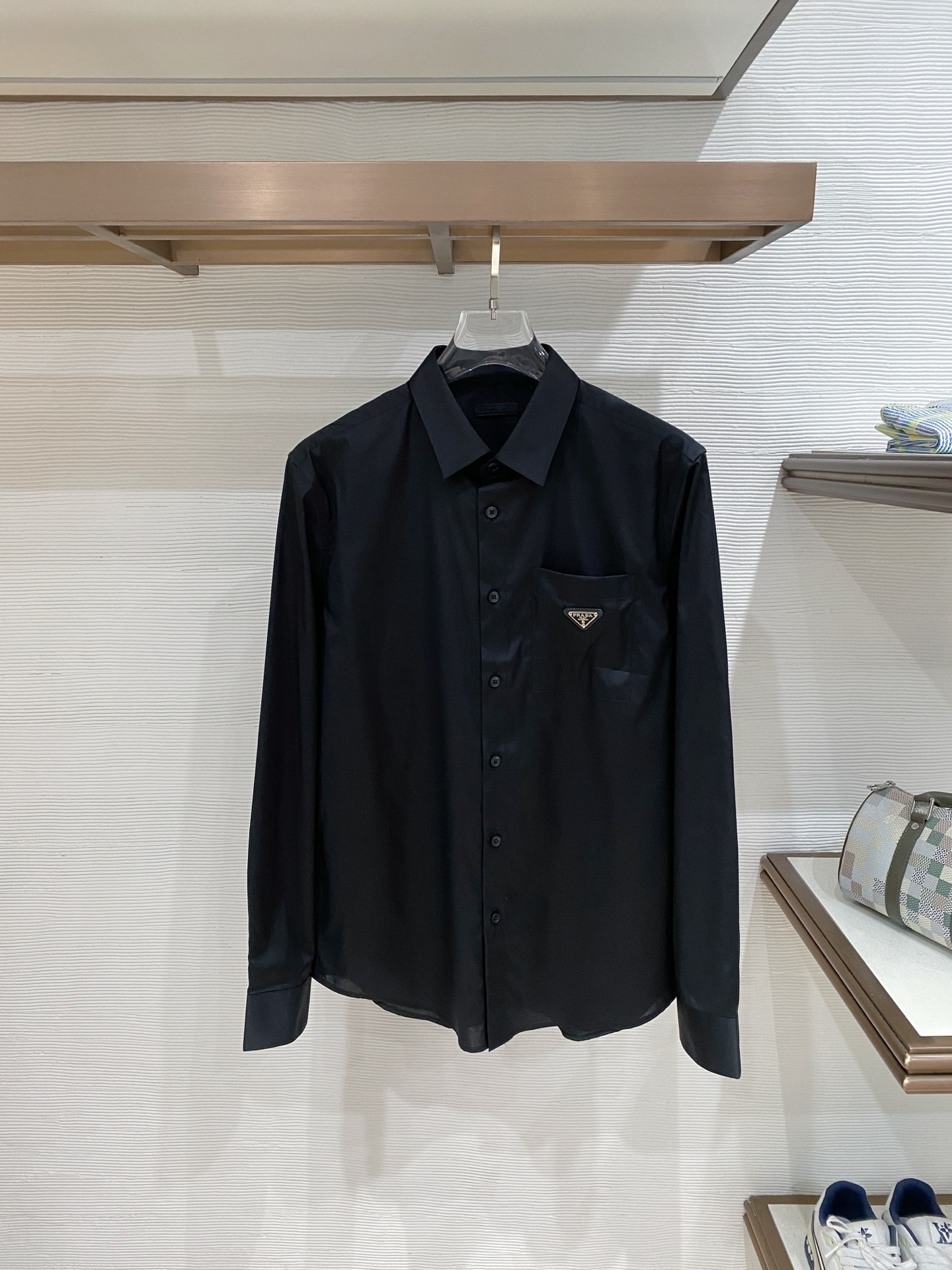 普拉达天丝➕长绒棉，业内翘楚，棉质的柔软亲肤、天丝的细滑温润丸美融合与平衡！精致高级又舒适，优质的面料与