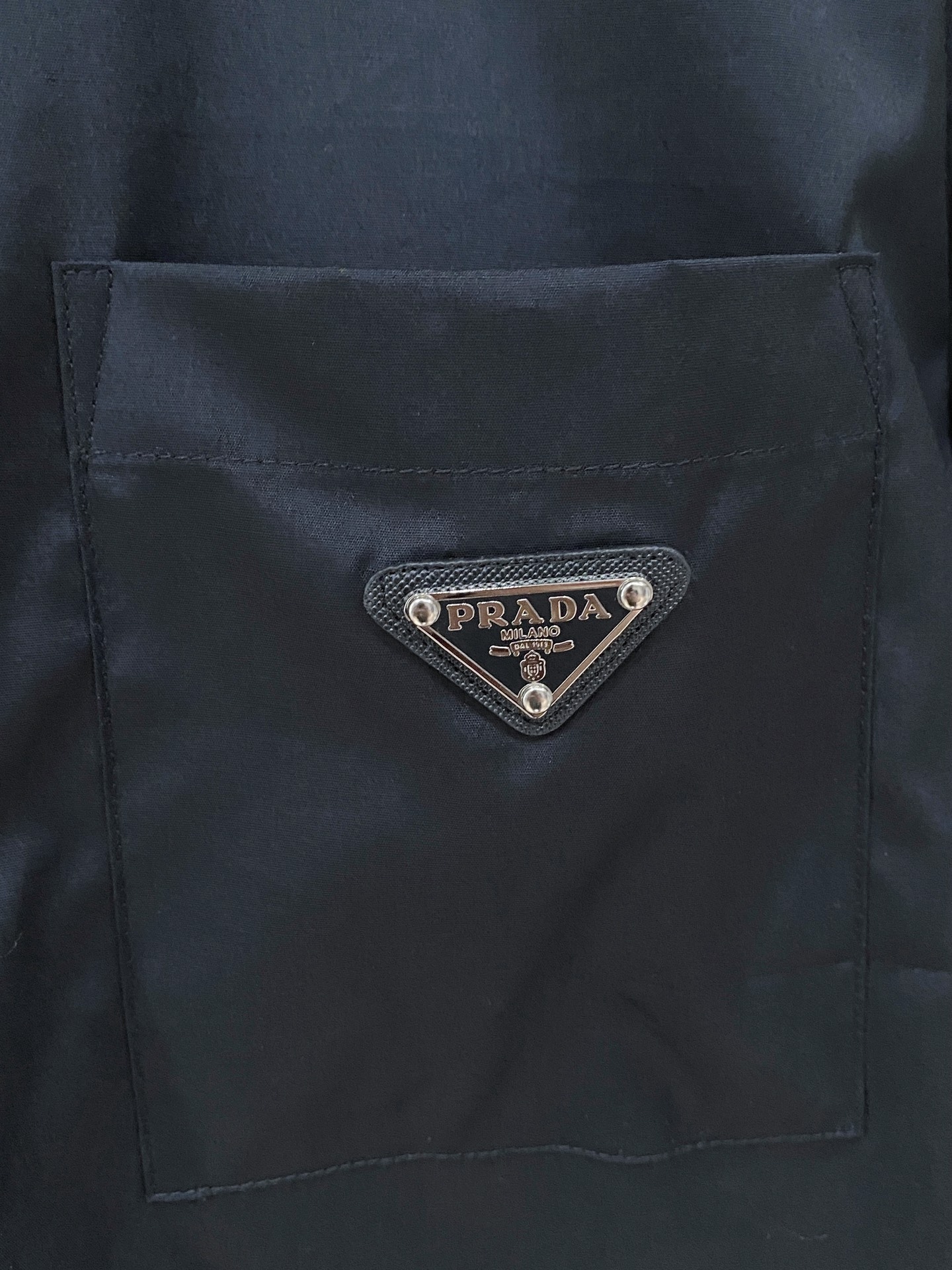 普拉达天丝➕长绒棉，业内翘楚，棉质的柔软亲肤、天丝的细滑温润丸美融合与平衡！精致高级又舒适，优质的面料与