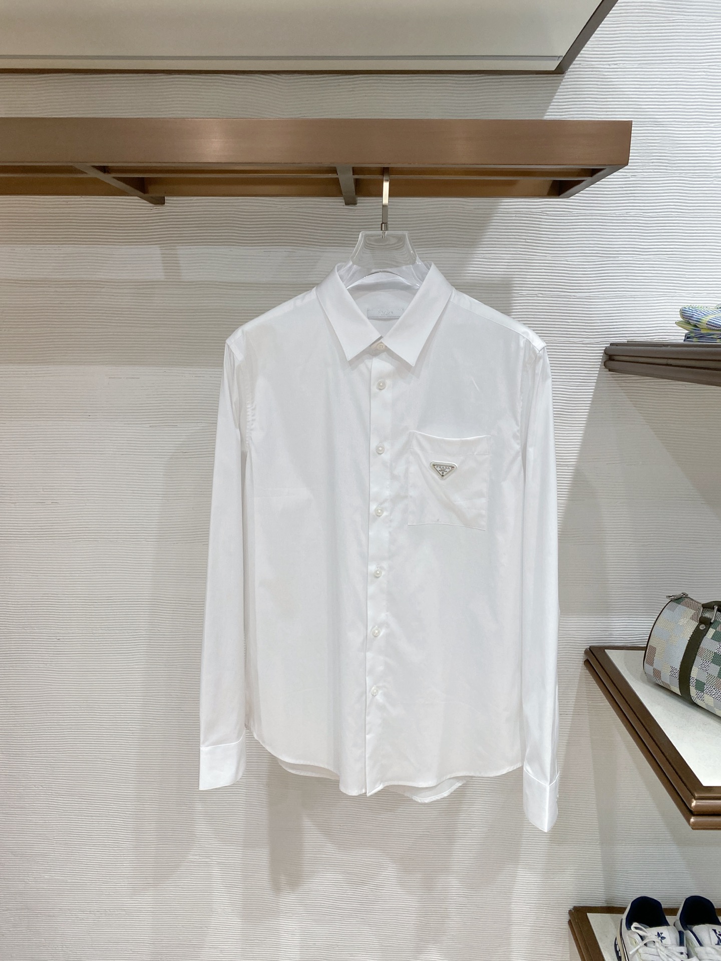 普拉达天丝➕长绒棉，业内翘楚，棉质的柔软亲肤、天丝的细滑温润丸美融合与平衡！精致高级又舒适，优质的面料与