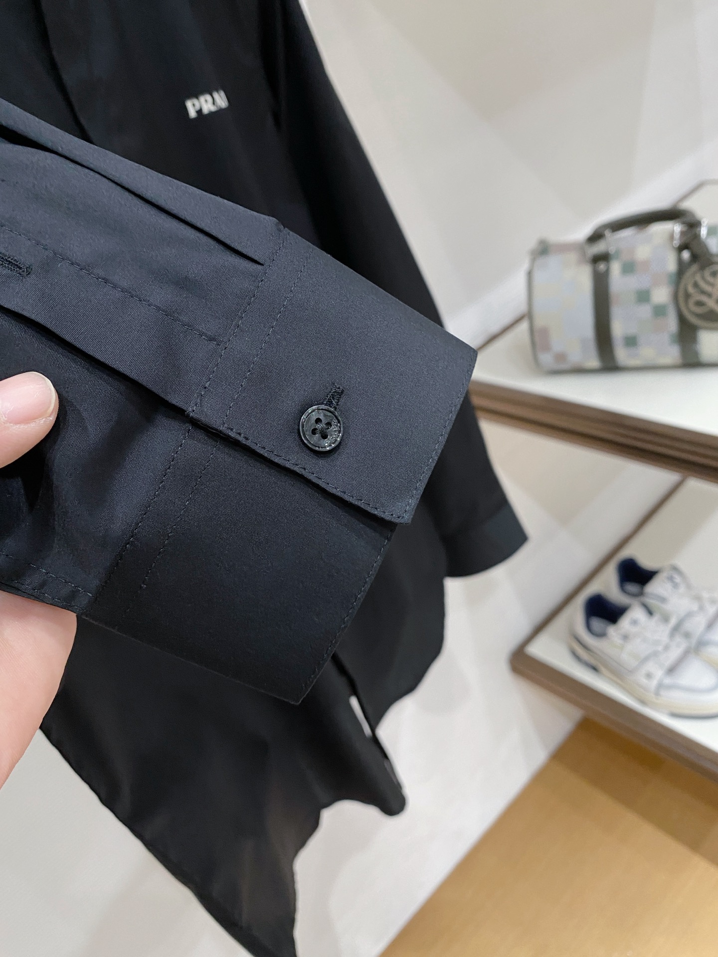 普拉达天丝➕长绒棉，业内翘楚，棉质的柔软亲肤、天丝的细滑温润丸美融合与平衡！精致高级又舒适，优质的面料与