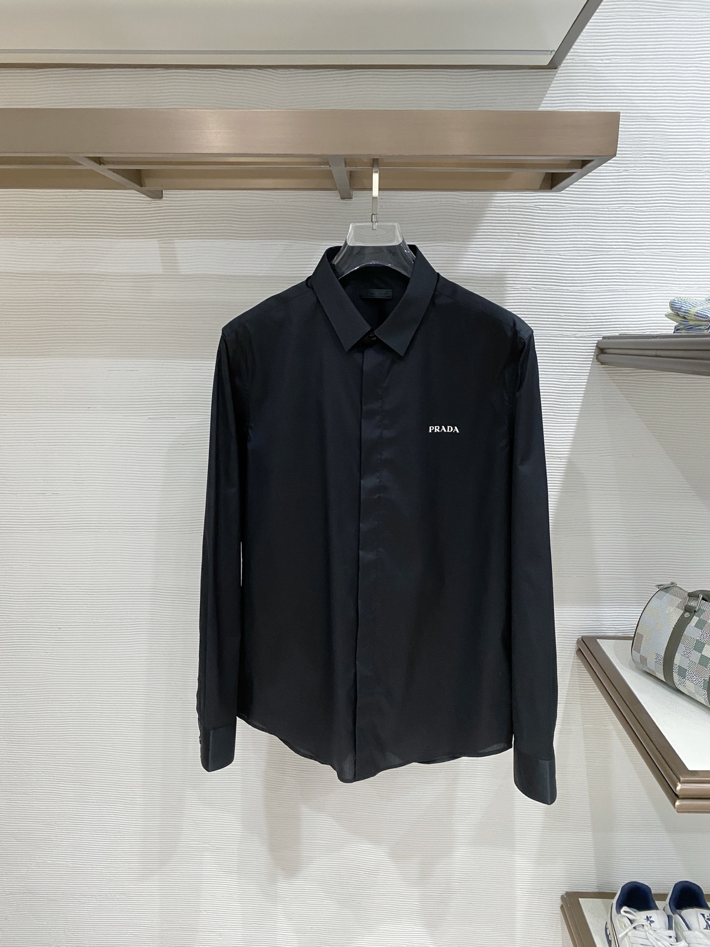 普拉达天丝➕长绒棉，业内翘楚，棉质的柔软亲肤、天丝的细滑温润丸美融合与平衡！精致高级又舒适，优质的面料与