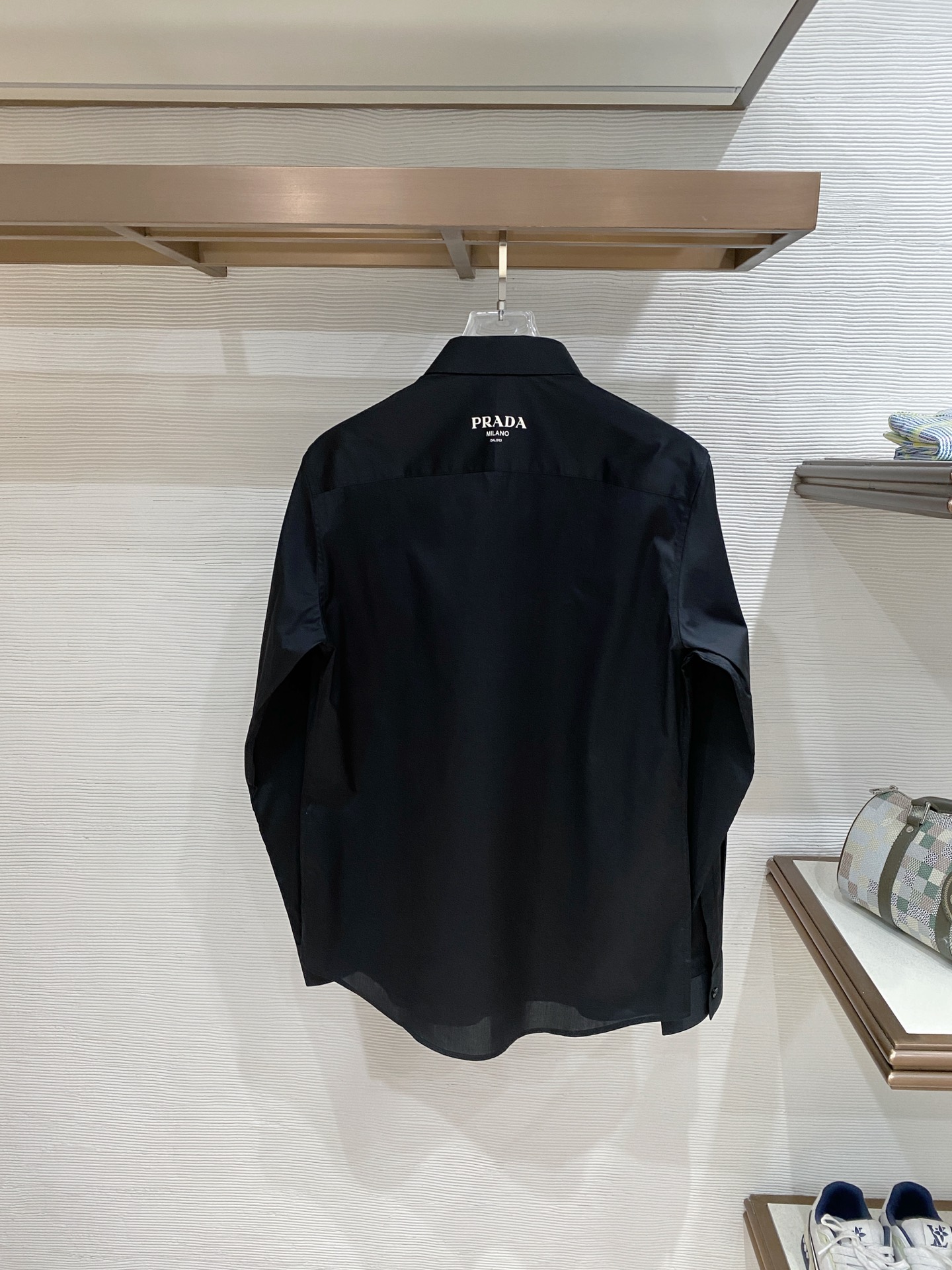 普拉达天丝➕长绒棉，业内翘楚，棉质的柔软亲肤、天丝的细滑温润丸美融合与平衡！精致高级又舒适，优质的面料与