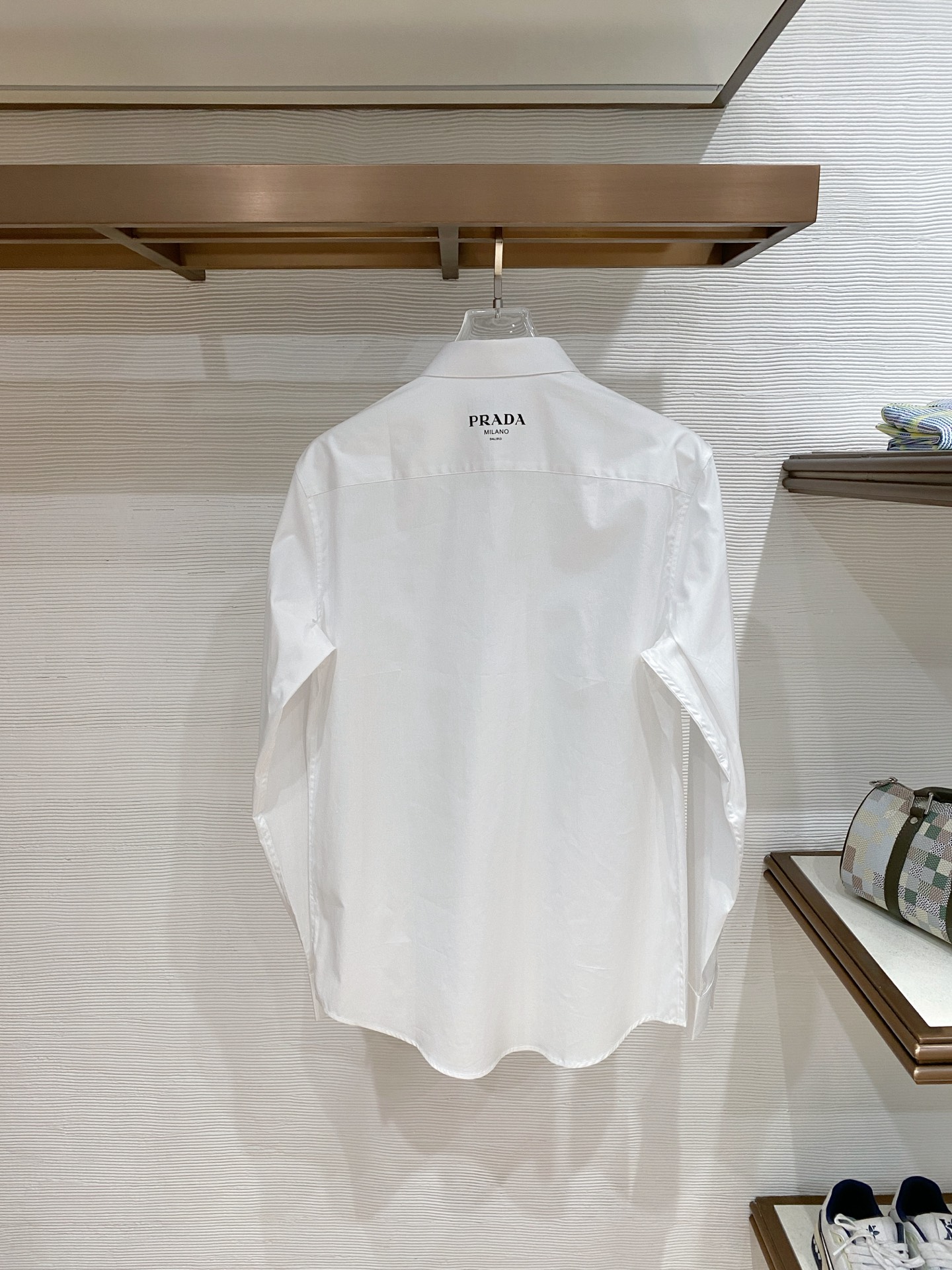 普拉达天丝➕长绒棉，业内翘楚，棉质的柔软亲肤、天丝的细滑温润丸美融合与平衡！精致高级又舒适，优质的面料与