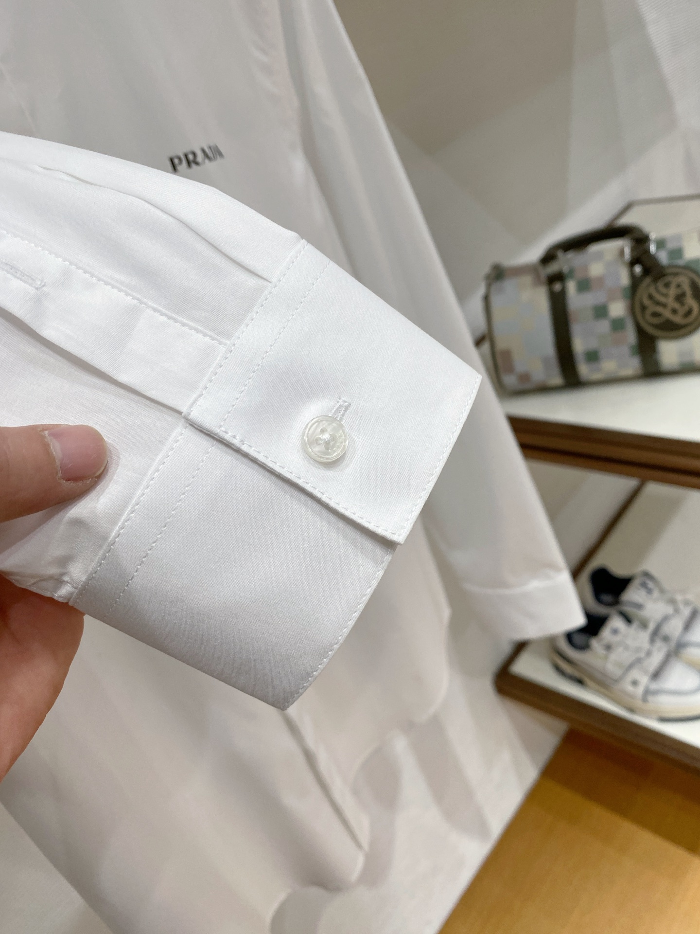 普拉达天丝➕长绒棉，业内翘楚，棉质的柔软亲肤、天丝的细滑温润丸美融合与平衡！精致高级又舒适，优质的面料与