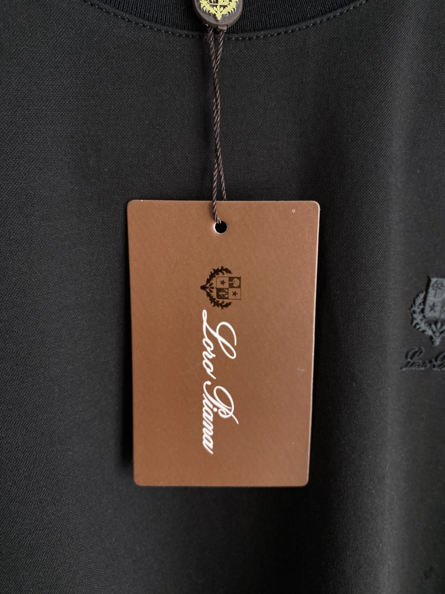 。Loro Piana老钱风品牌🌟丝光面料🌟2026春夏新款首发专柜最新款短袖圆领T恤 高端订制 设计前