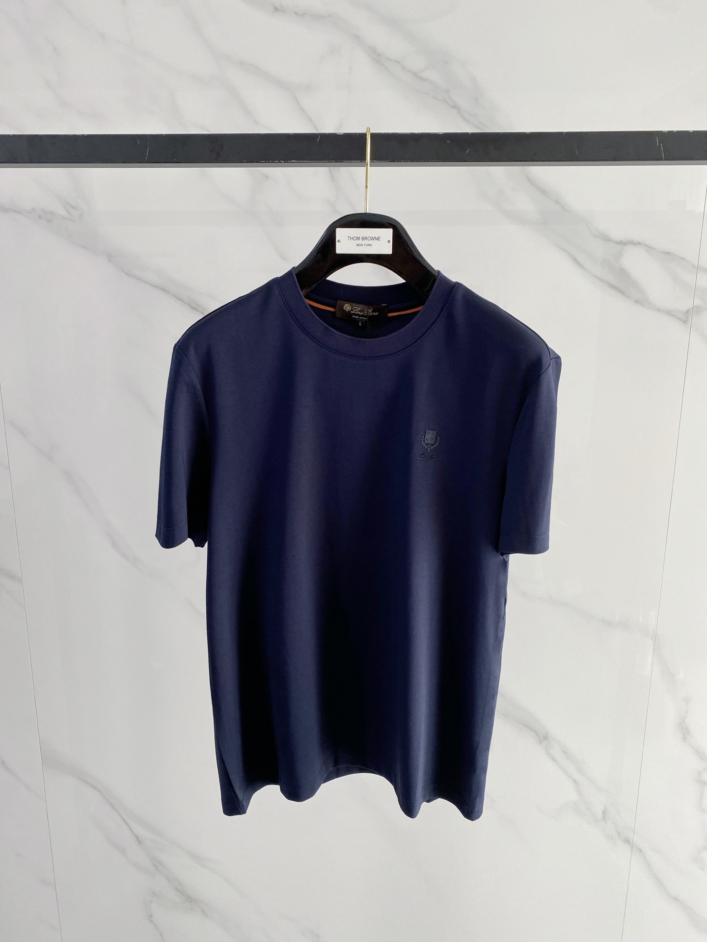 NO:746757,Lp 1916 spring and summer new style debut counter, the latest short-sleeved round neck T-shirt, high-end custom design, avant-garde and fashionable!  The brand logo is designed with heavy craftsmanship. High-end customized double-ply high-end fabrics. Soft to the touch. Comfortable to wear. Exquisite stitching at the counter level. Fine workmanship. The upper body effect is incomparably handsome!  A must-have item for a stylish man!  Size M-3XL,,loro piana,T-shirt,tees,t-shirt,19860909Lp 1916春夏新款首发专柜最新款短袖圆领T恤 高端订制 设计前卫时尚！品牌logo重工艺设计 高端定制双股高定面料.手感柔软.穿着舒适.专柜级别精致车线.做工精细.上身效果无敌帅气！型男必备单品！ 码数M-3XL,,loro piana,T-shirt,tees，t-shirt,,Men's clothing