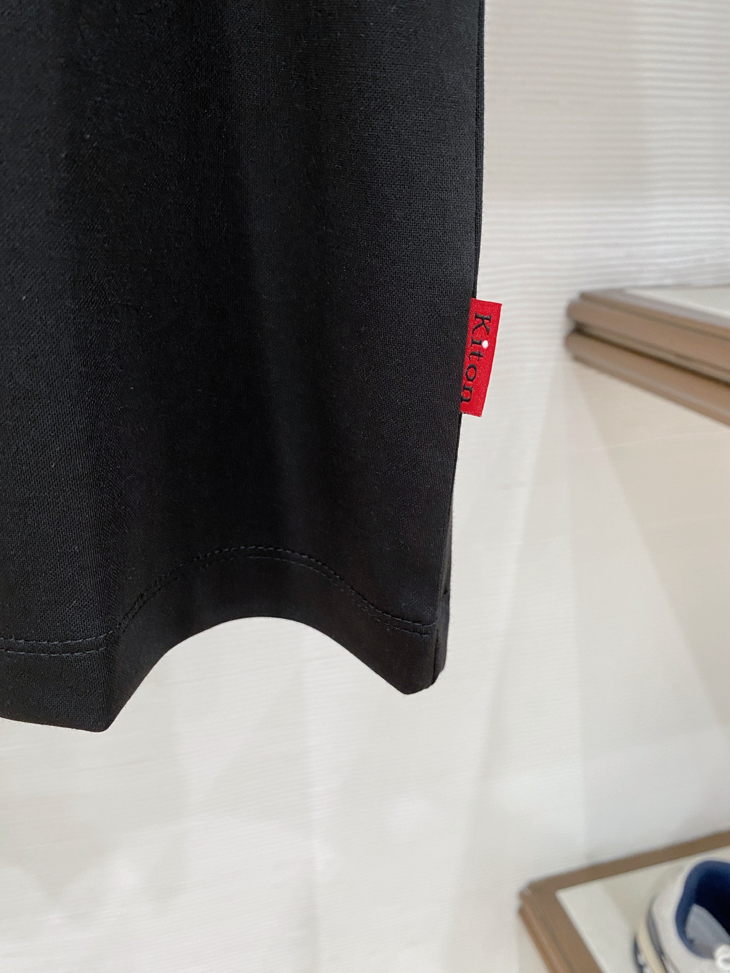 。其顿老钱风品牌🌟丝光面料🌟2026春夏新款首发专柜最新款短袖圆领T恤 高端订制 设计前卫时尚！品牌lo