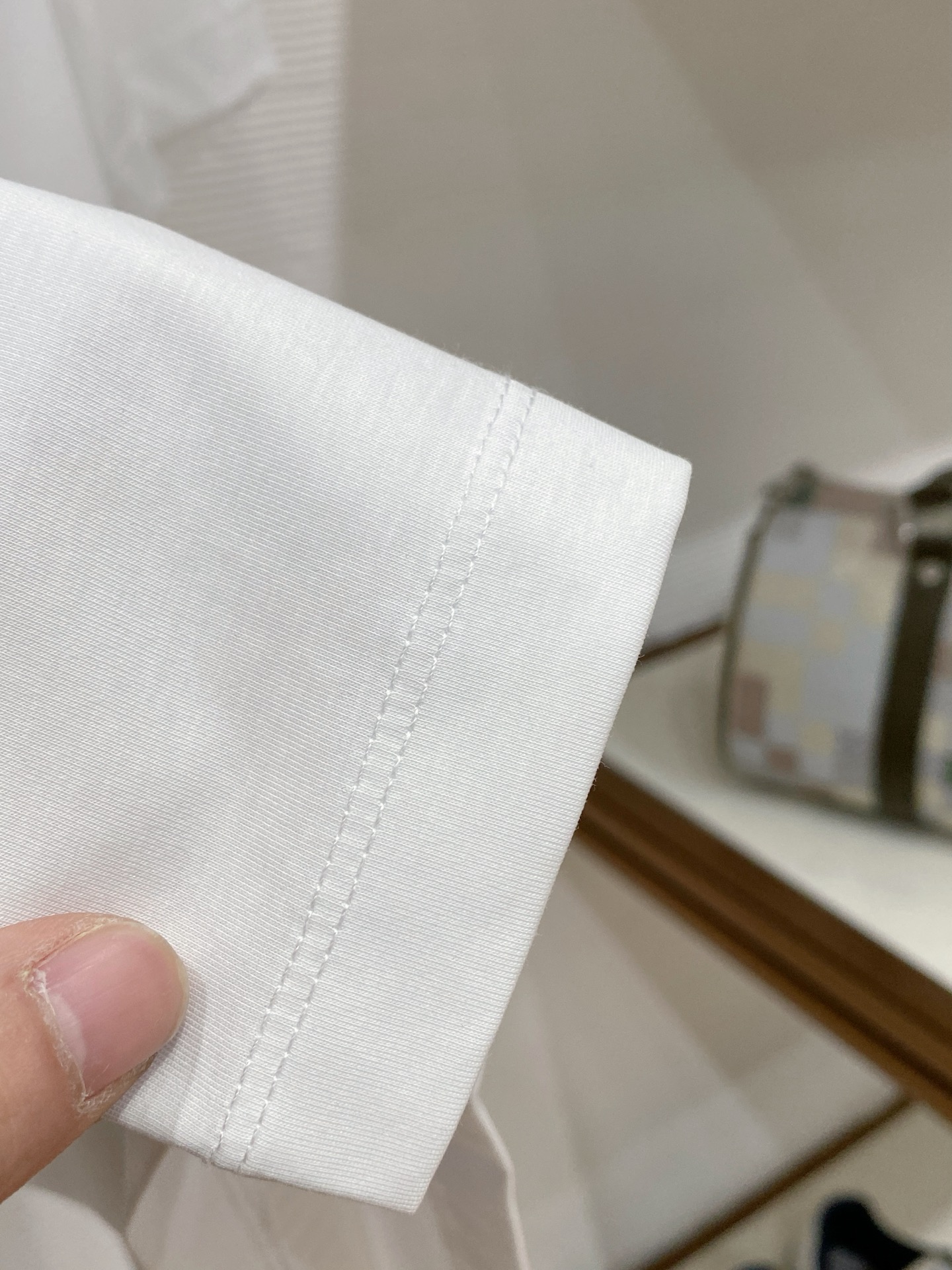 。其顿老钱风品牌🌟丝光面料🌟2026春夏新款首发专柜最新款短袖圆领T恤 高端订制 设计前卫时尚！品牌lo