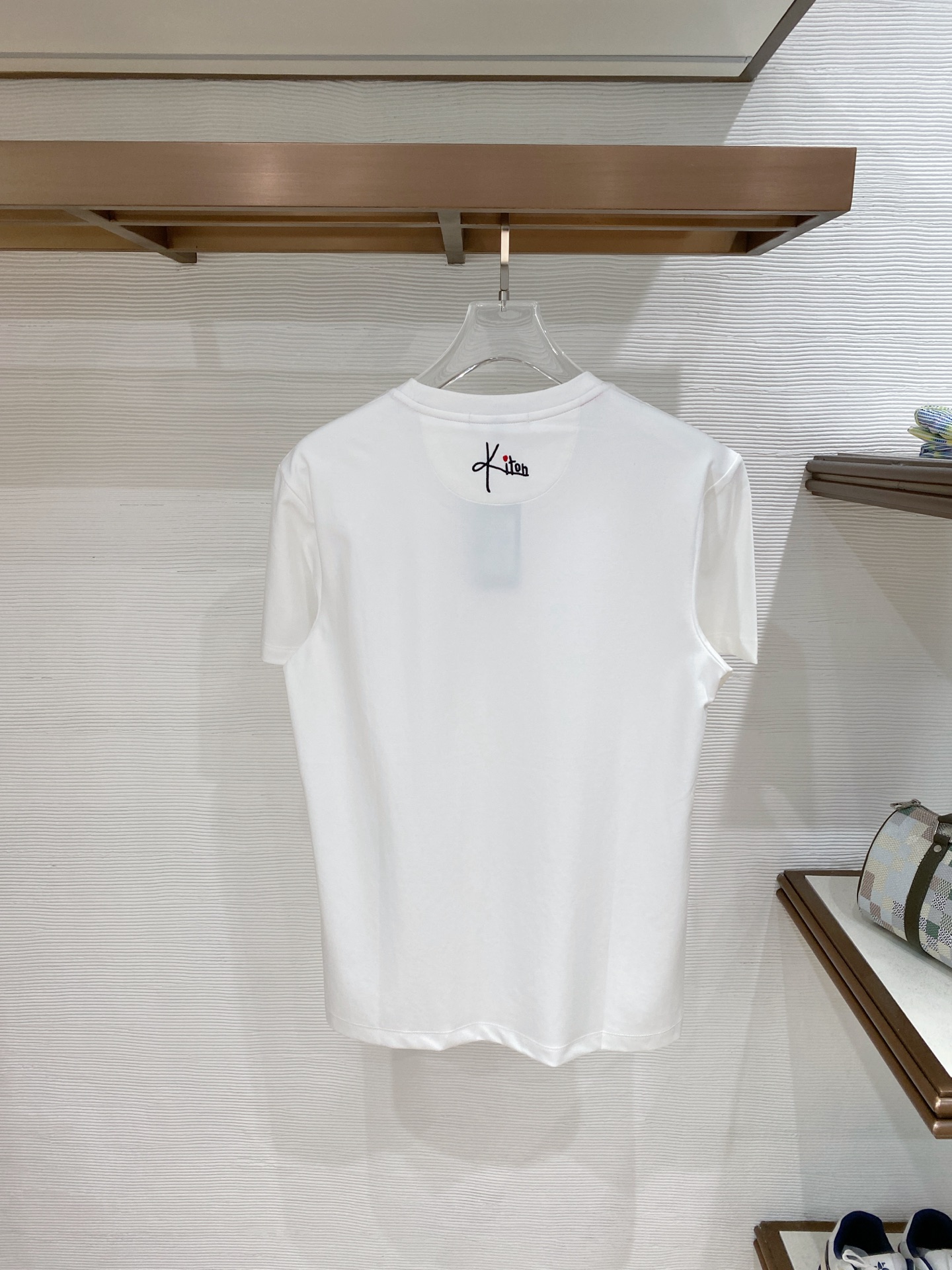 。其顿老钱风品牌🌟丝光面料🌟2026春夏新款首发专柜最新款短袖圆领T恤 高端订制 设计前卫时尚！品牌lo