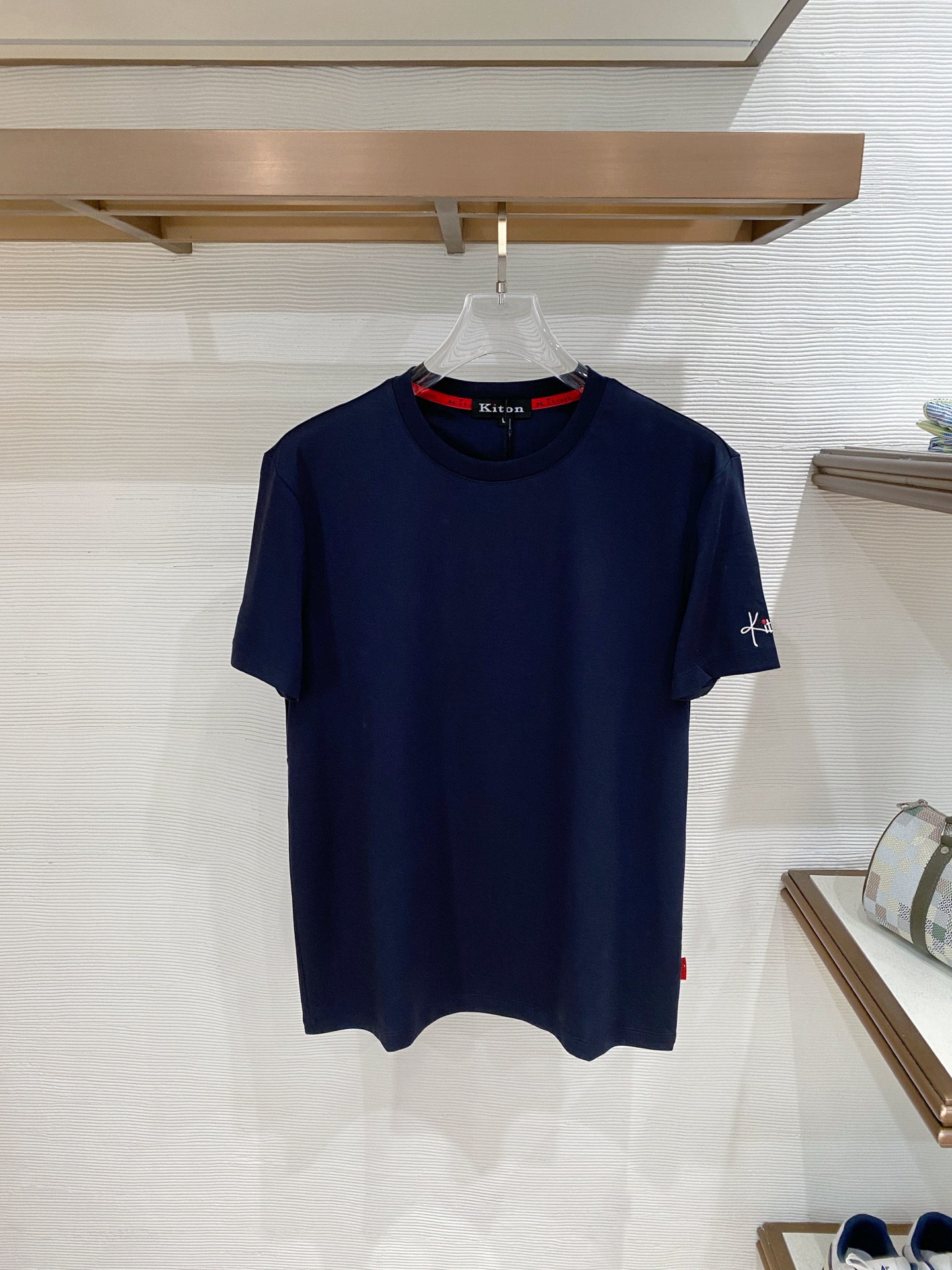 。其顿老钱风品牌🌟丝光面料🌟2026春夏新款首发专柜最新款短袖圆领T恤 高端订制 设计前卫时尚！品牌lo