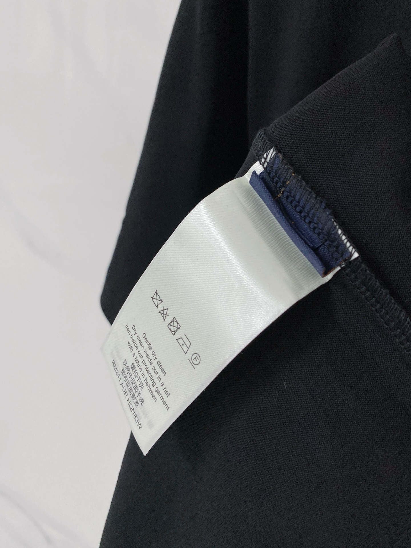 LV men LV 2026 New T logo — photo 7