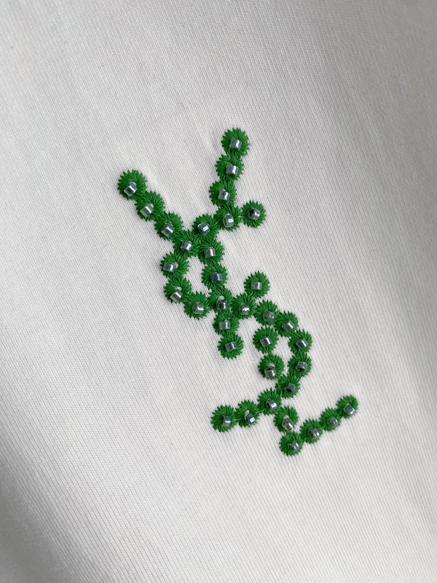 。SYL🌟精品系列🌟2026春夏新款首发专柜最新款短袖圆领T恤 高端订制 设计前卫时尚！品牌logo重工