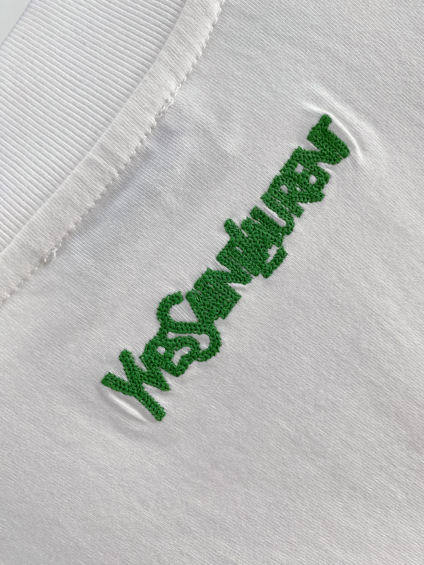 。SYL🌟精品系列🌟2026春夏新款首发专柜最新款短袖圆领T恤 高端订制 设计前卫时尚！品牌logo重工