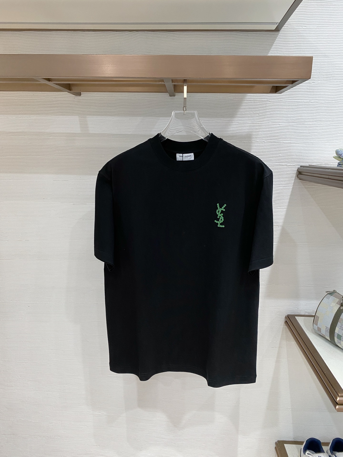 。SYL🌟精品系列🌟2026春夏新款首发专柜最新款短袖圆领T恤 高端订制 设计前卫时尚！品牌logo重工