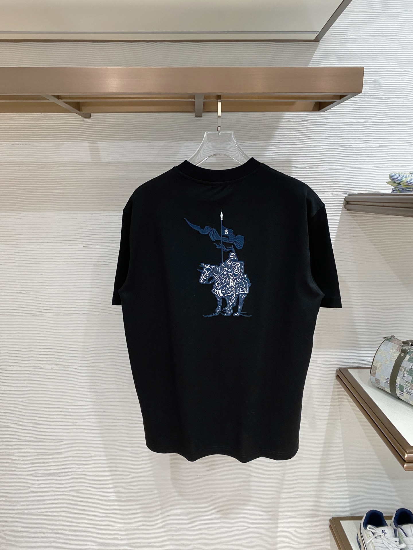 。巴宝莉🌟精品系列🌟2026春夏新款首发专柜最新款短袖圆领T恤 高端订制 设计前卫时尚！品牌logo重工