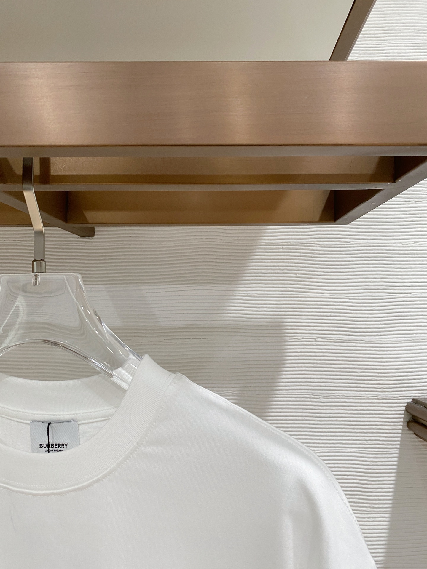 。巴宝莉🌟精品系列🌟2026春夏新款首发专柜最新款短袖圆领T恤 高端订制 设计前卫时尚！品牌logo重工