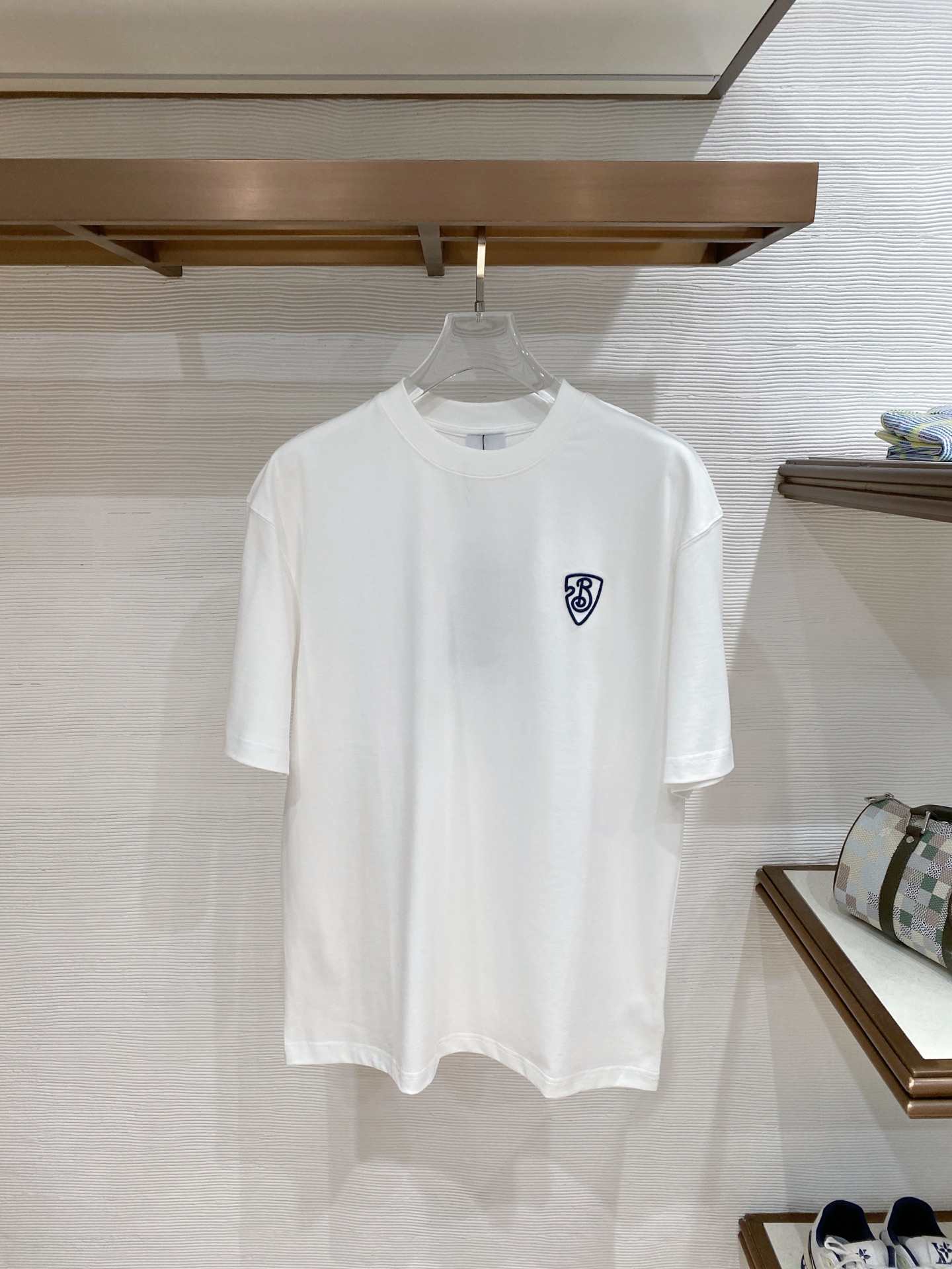 。巴宝莉🌟精品系列🌟2026春夏新款首发专柜最新款短袖圆领T恤 高端订制 设计前卫时尚！品牌logo重工