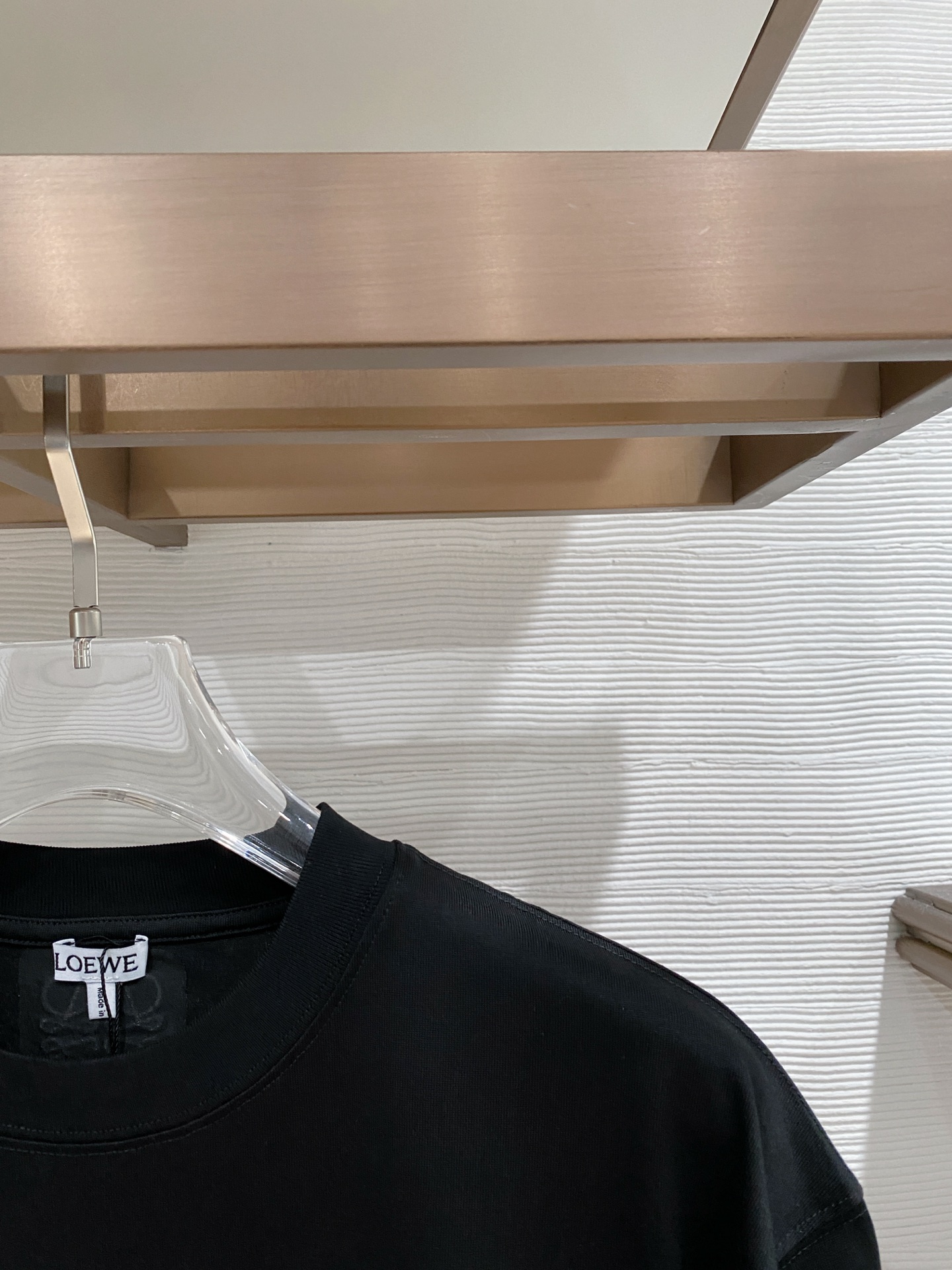 。罗意威🌟精品系列🌟2026春夏新款首发专柜最新款短袖圆领T恤 高端订制 设计前卫时尚！品牌logo重工