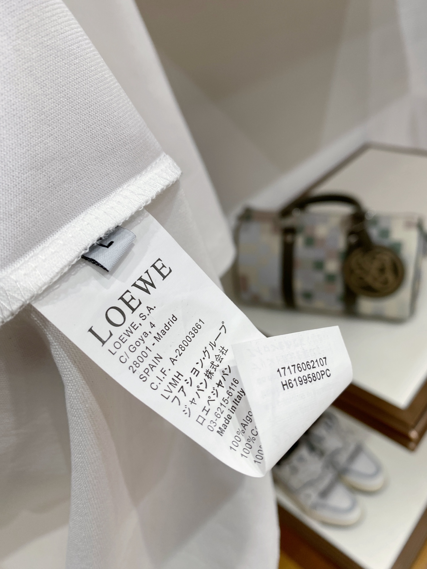 。罗意威🌟精品系列🌟2026春夏新款首发专柜最新款短袖圆领T恤 高端订制 设计前卫时尚！品牌logo重工