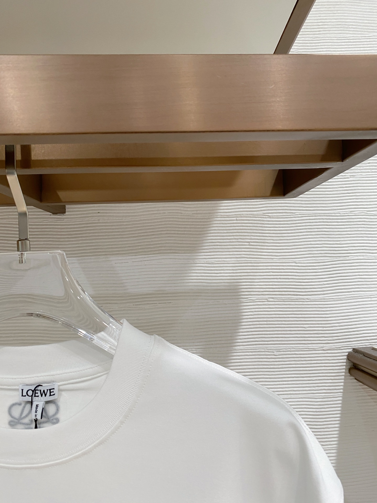 。罗意威🌟精品系列🌟2026春夏新款首发专柜最新款短袖圆领T恤 高端订制 设计前卫时尚！品牌logo重工